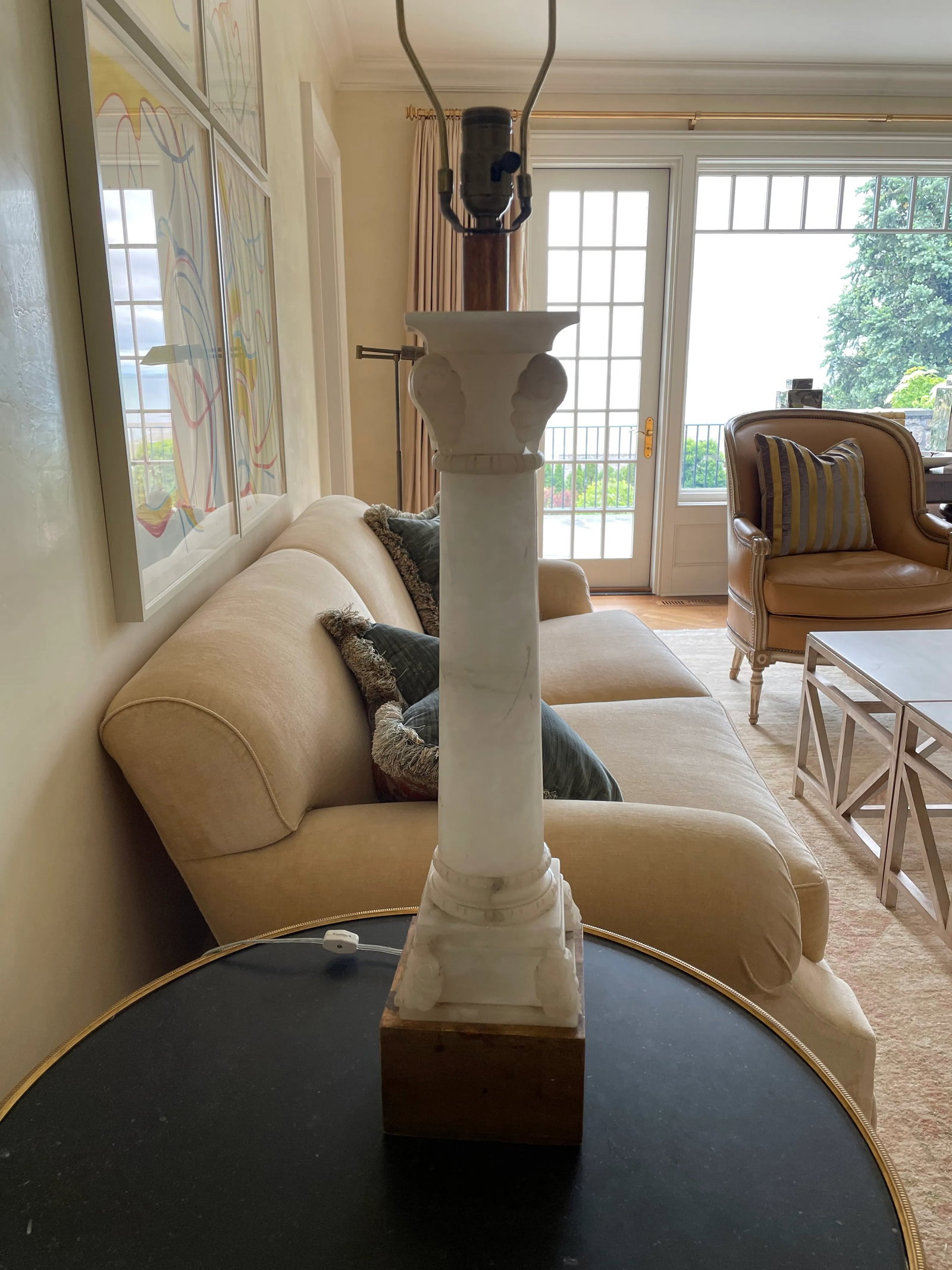 Mid 20th Century Neoclassic Alabaster Lamps With Custom Silk Shades and Gilt Bases - A Pair - 9