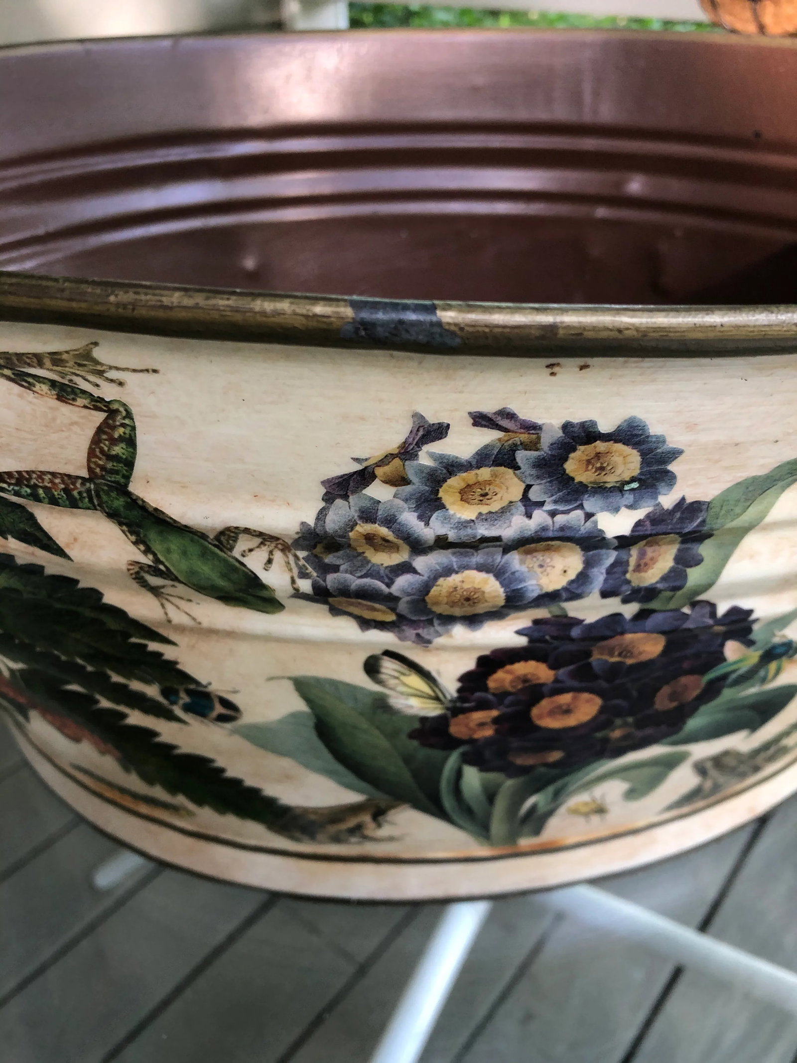 1990s French Footbath With Susan Carson Decoupage - 11