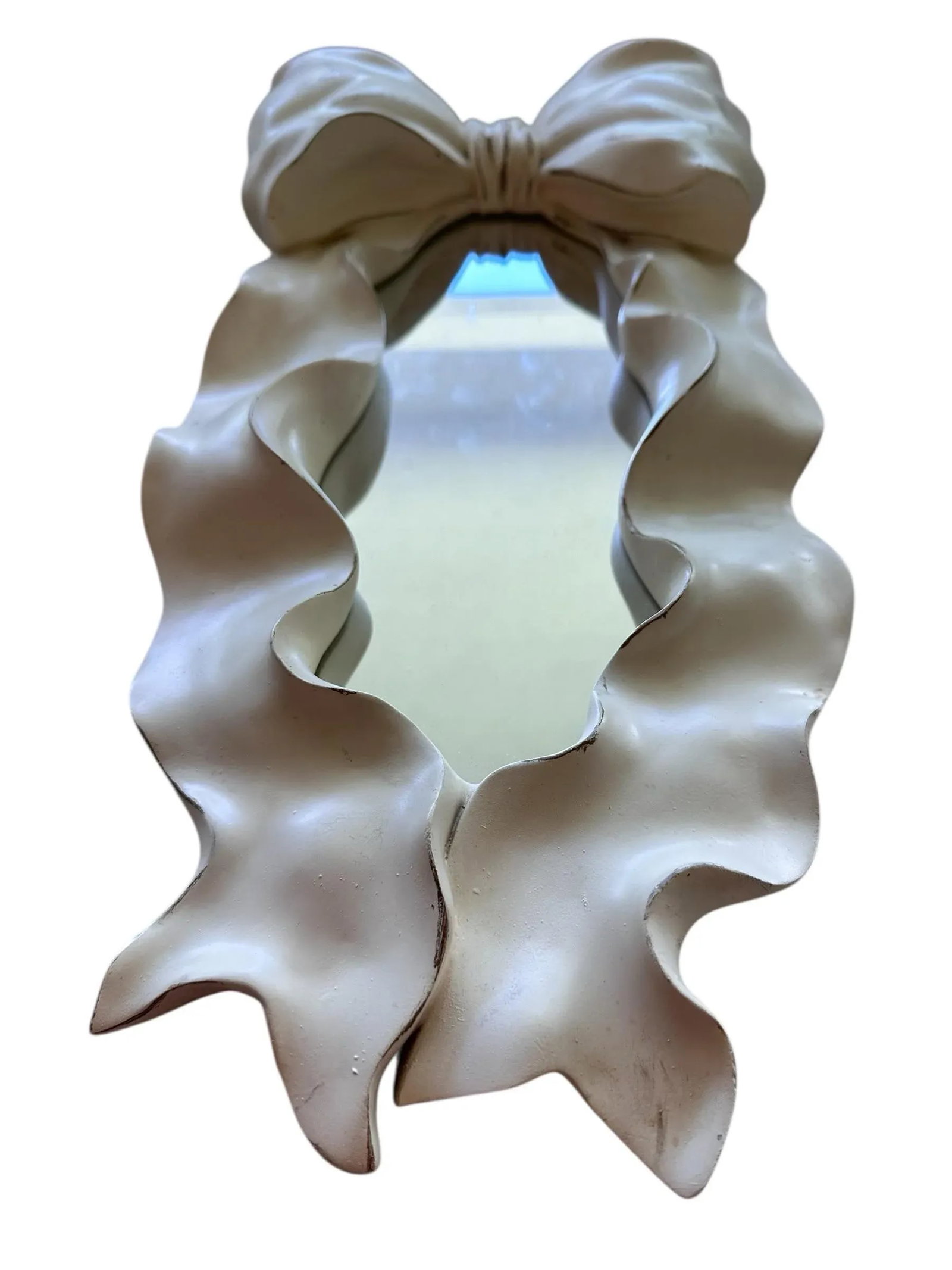 1980s Pair of Italian Hollywood Regency Gesso Ribbon Bow Scalloped Mirrors in Distressed Cream, Shab - 5