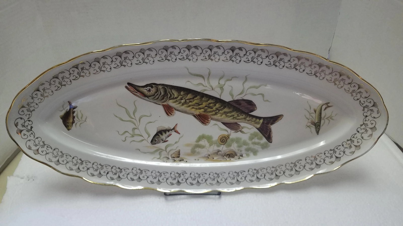 1960s French Hand-Painted Porcelain Fish Platter - 10
