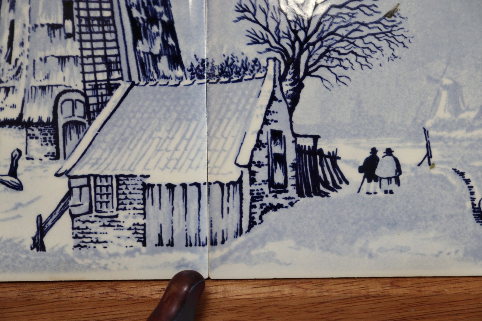 Hand Painted Vintage 1960s Delft Blue and White Tile Cheese Board - 10