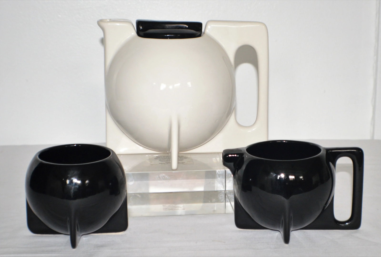 Vintage Bauhaus Memphis-Style Pottery Teapot, Creamer, & Sugar Jar - 6