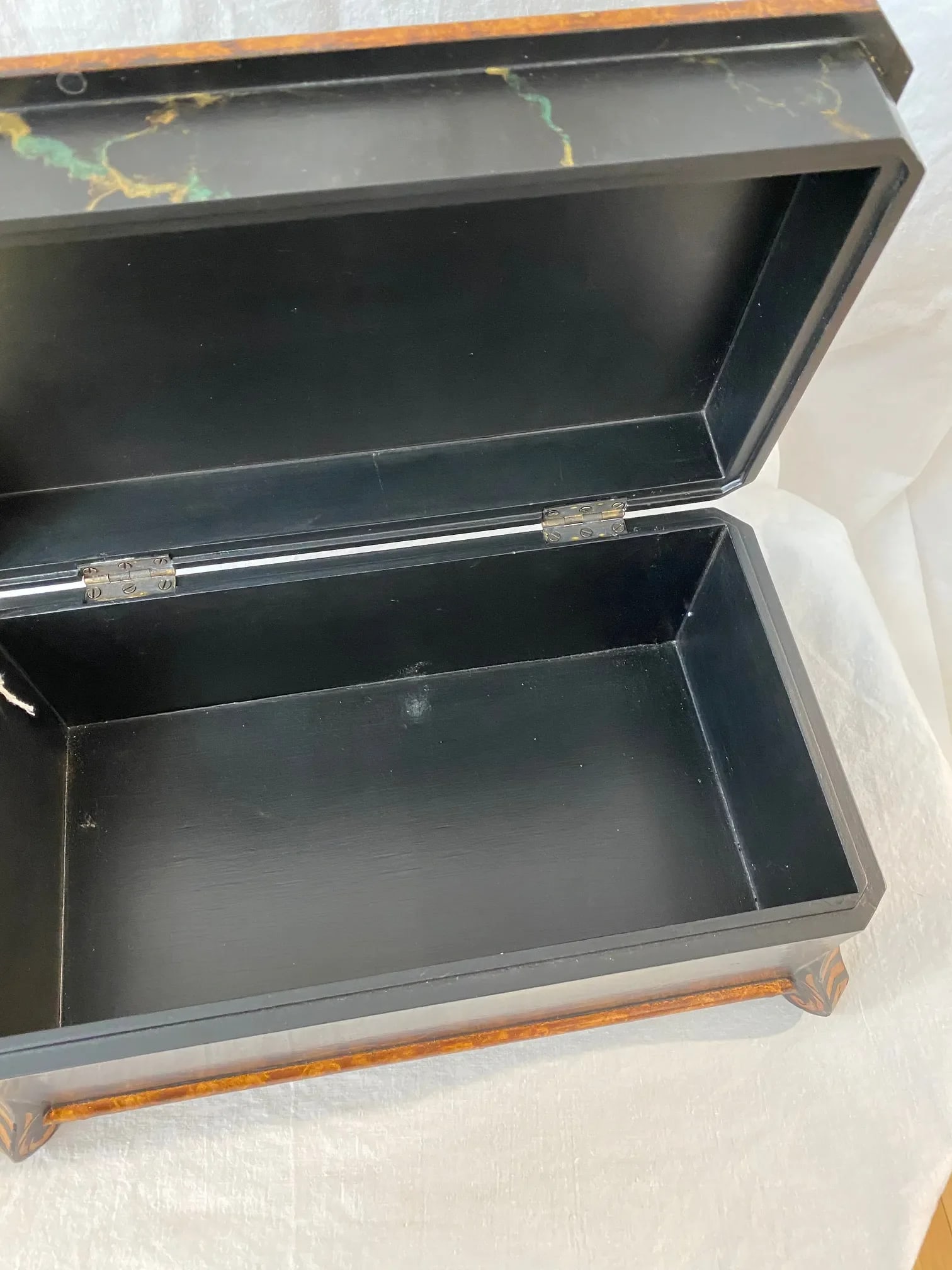 1980s John Richard Faux Marble Box With Gold Trim - 5