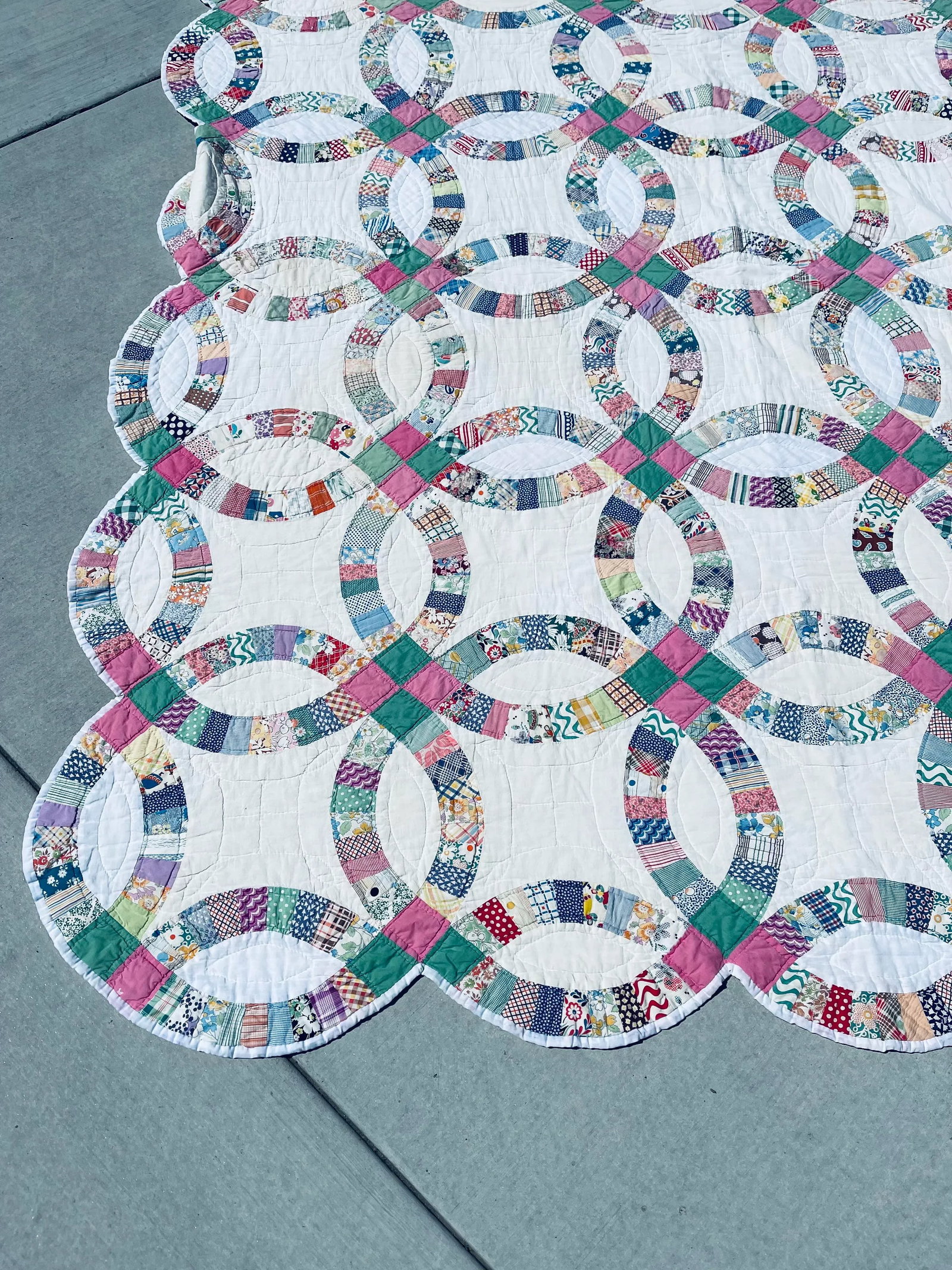 Double Wedding Ring Quilt - 6