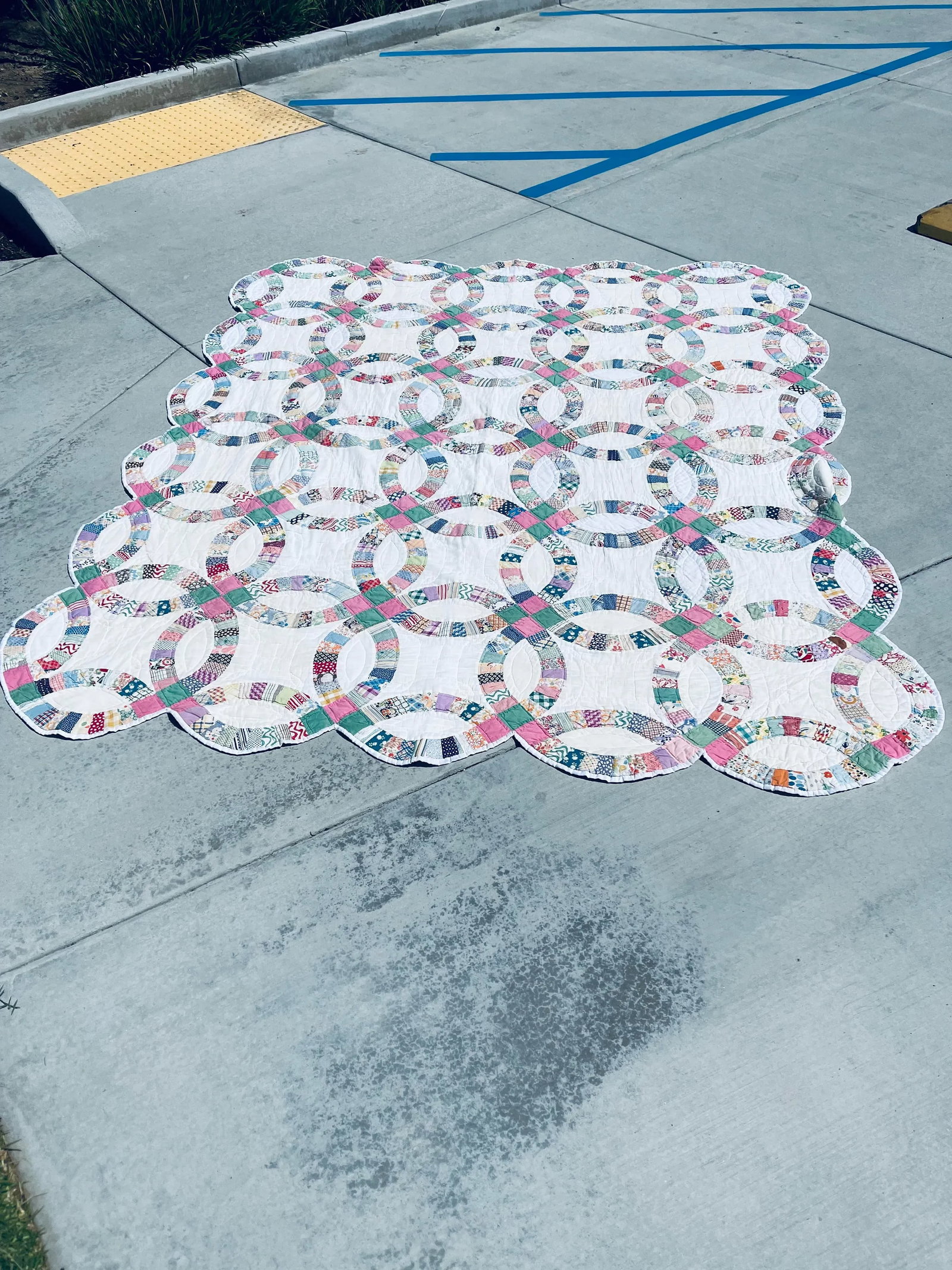 Double Wedding Ring Quilt - 7