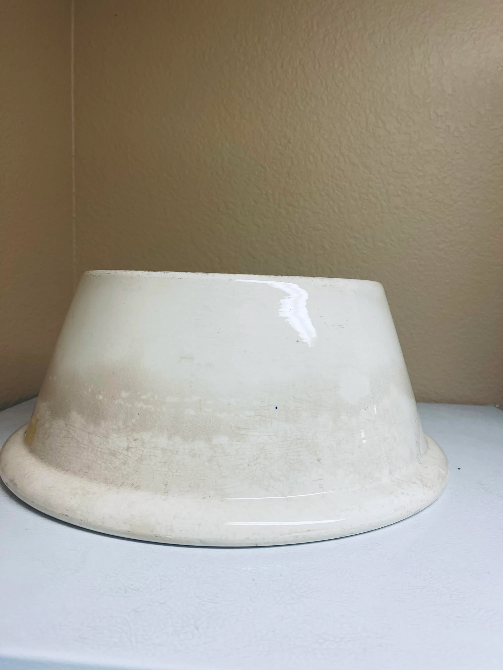 Mid 19th Century Victorian White Ironstone K Bowl - 4