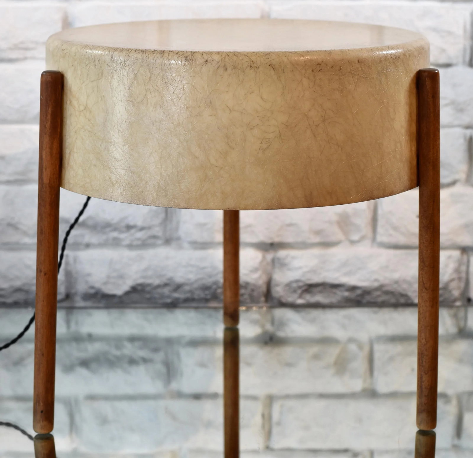 Bill Lam Early Mid-Century Modern Fiberglass Floor Lamp Table with Wood Legs - 10
