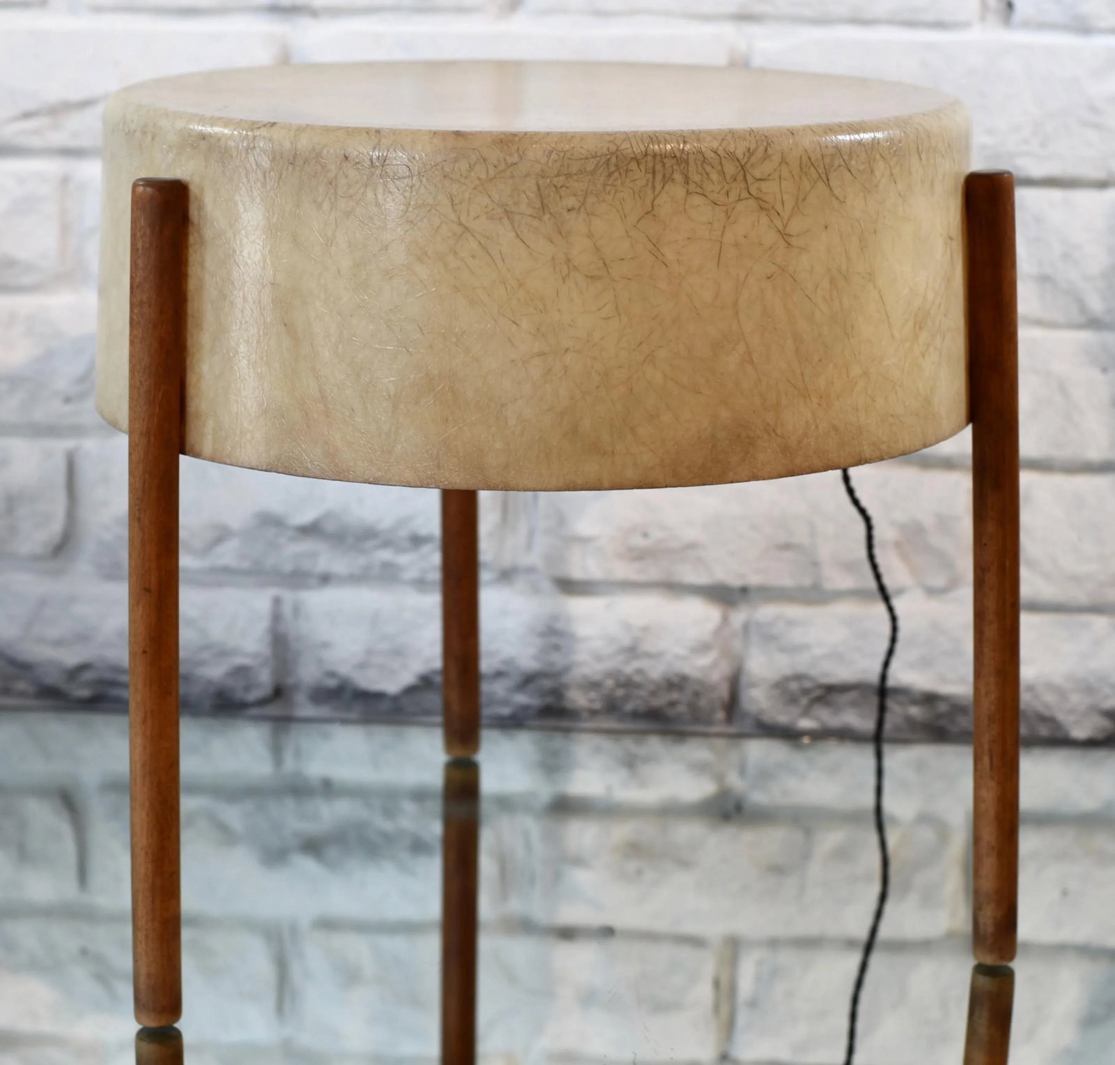 Bill Lam Early Mid-Century Modern Fiberglass Floor Lamp Table with Wood Legs - 4