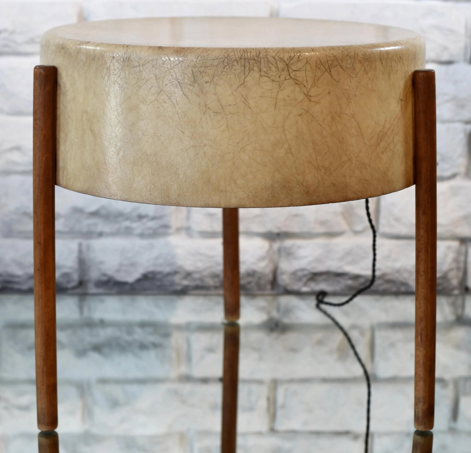 Bill Lam Early Mid-Century Modern Fiberglass Floor Lamp Table with Wood Legs - 5