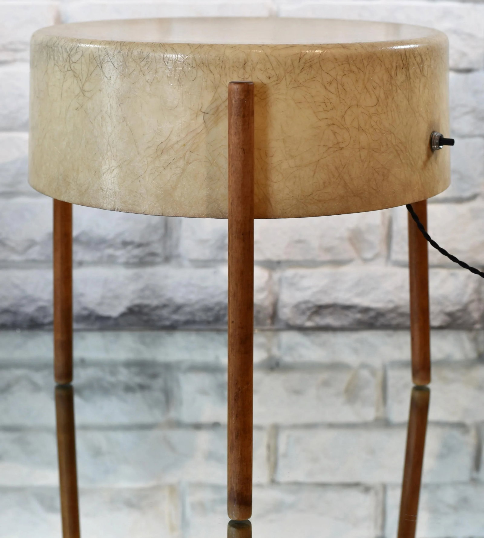 Bill Lam Early Mid-Century Modern Fiberglass Floor Lamp Table with Wood Legs - 6