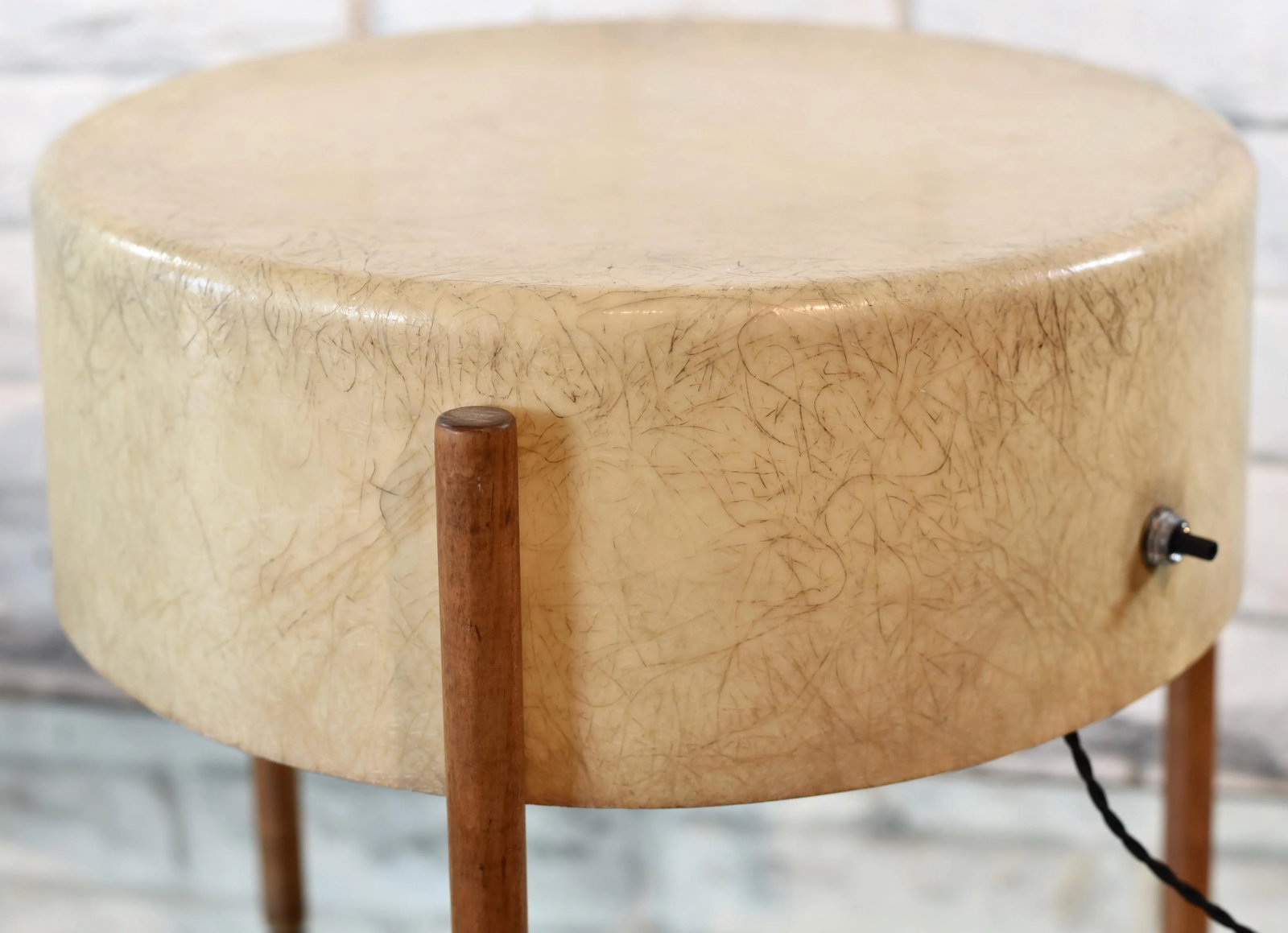 Bill Lam Early Mid-Century Modern Fiberglass Floor Lamp Table with Wood Legs - 7