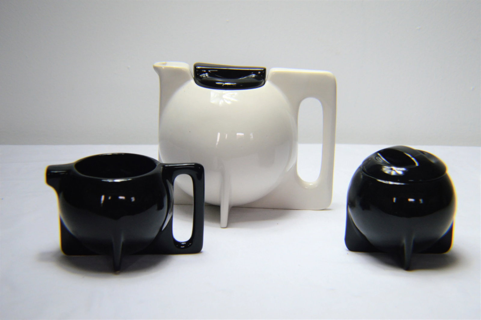 1980s Bauhaus Memphis-Style Pottery Tea Pot, Creamer, & Sugar Jar- 3 Pieces - 6