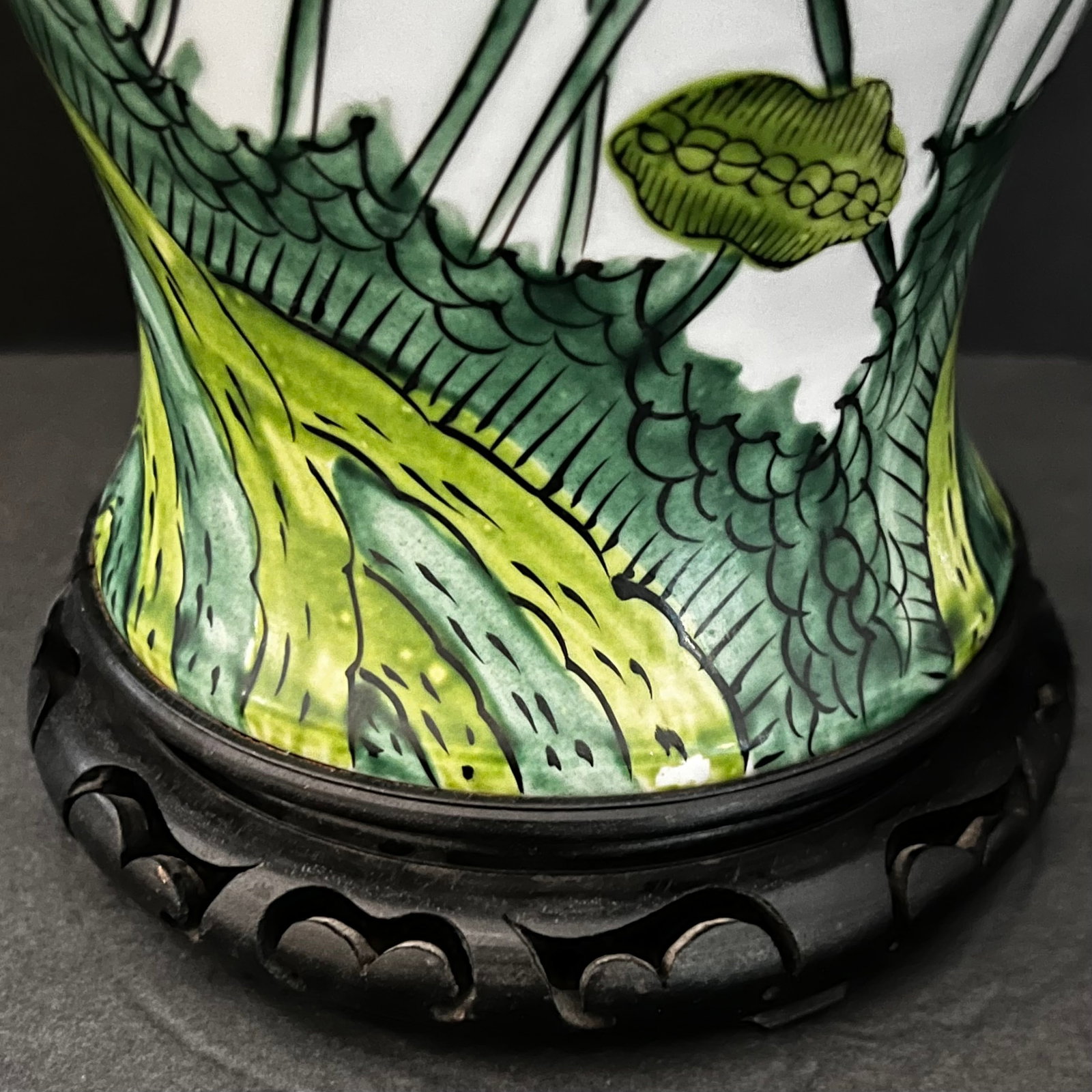 Chinoiserie-Style Porcelain / Temple /Ginger Jar -Made in Japan - 4