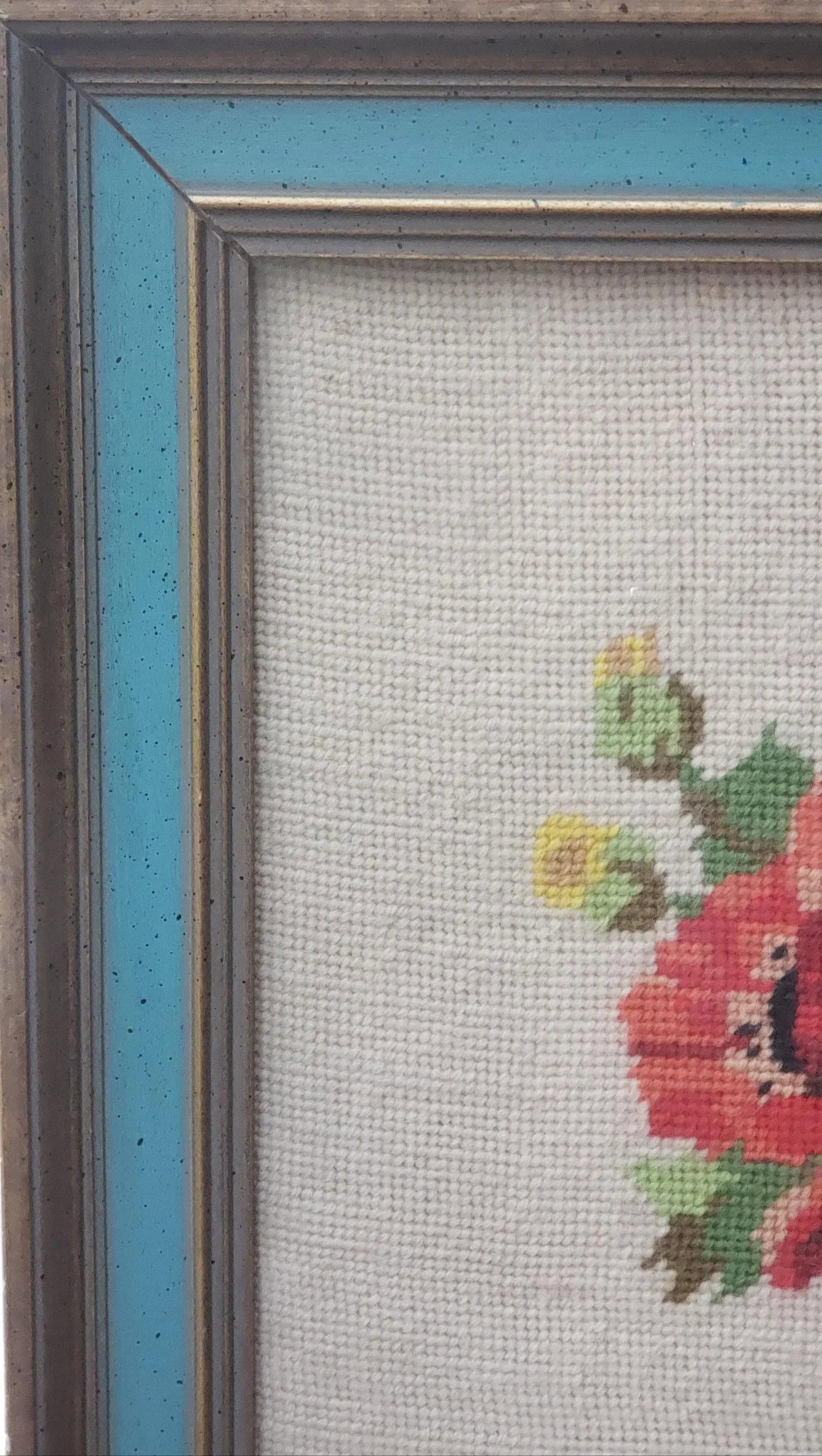 Vintage 1950s Boho Framed Floral Needlepoint With a Bird - 8
