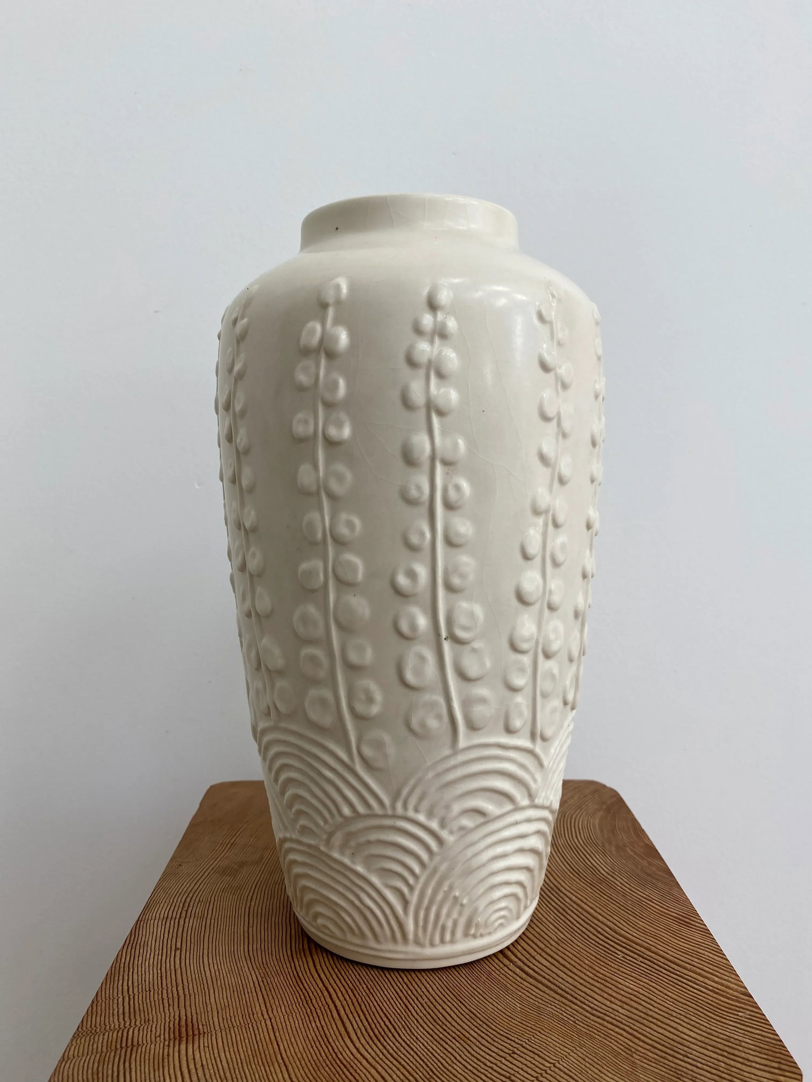 1940's Modern Matte White Ceramic Vase by Rockwood - 2