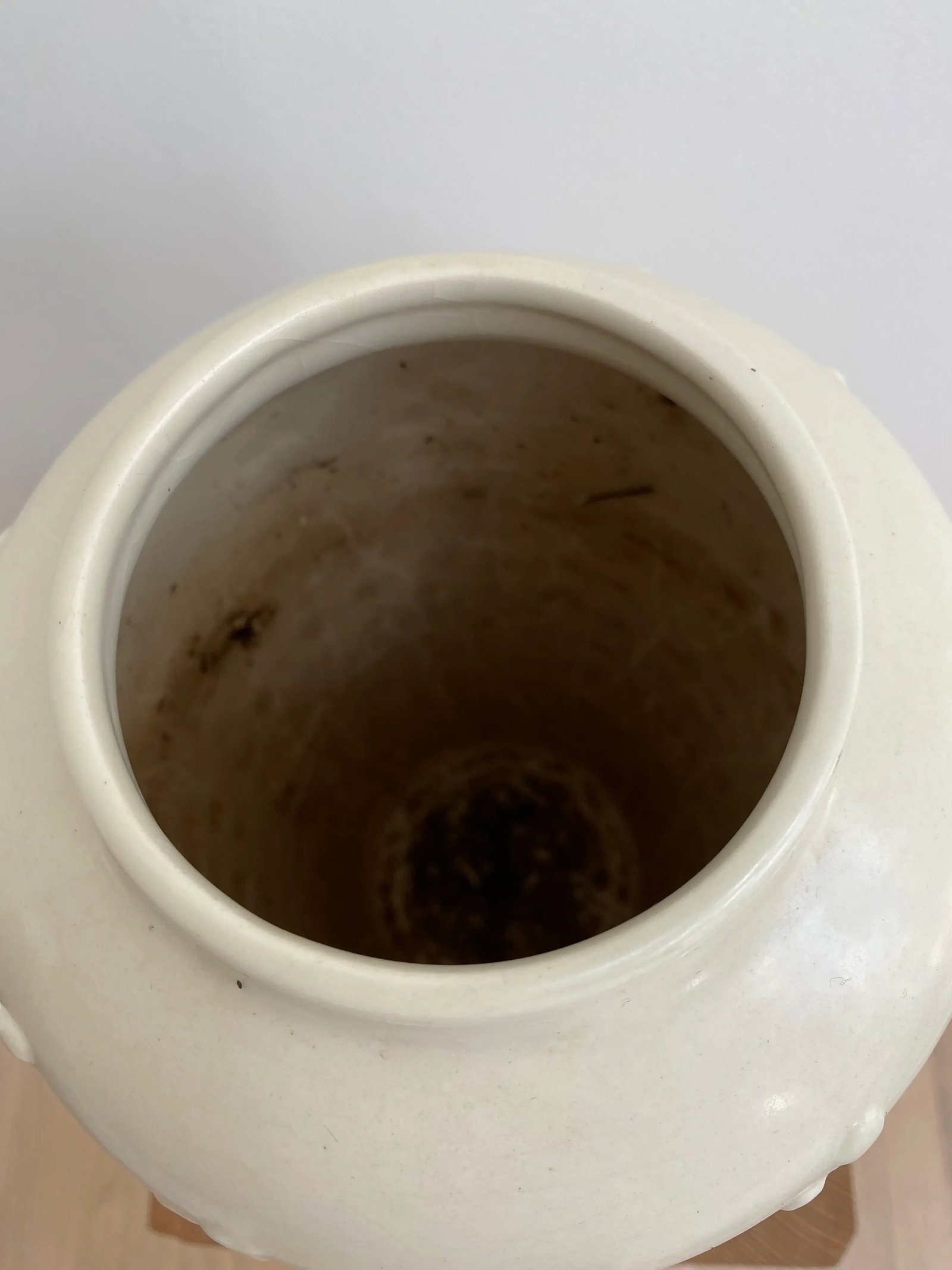 1940's Modern Matte White Ceramic Vase by Rockwood - 6