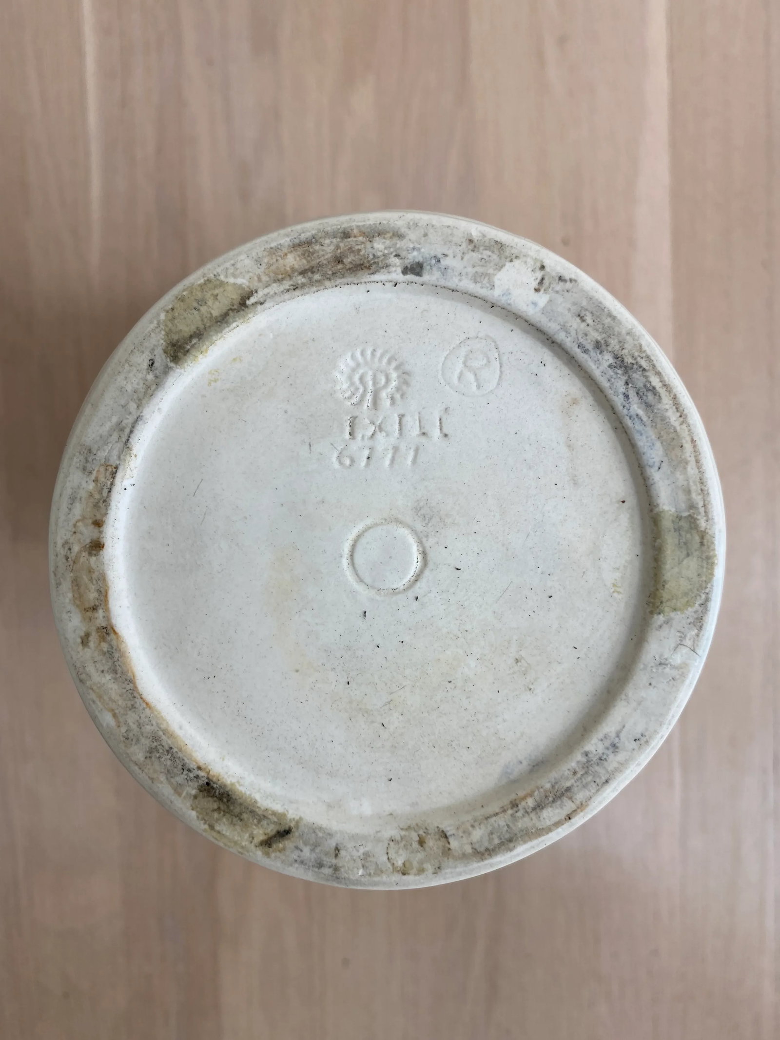 1940's Modern Matte White Ceramic Vase by Rockwood - 8