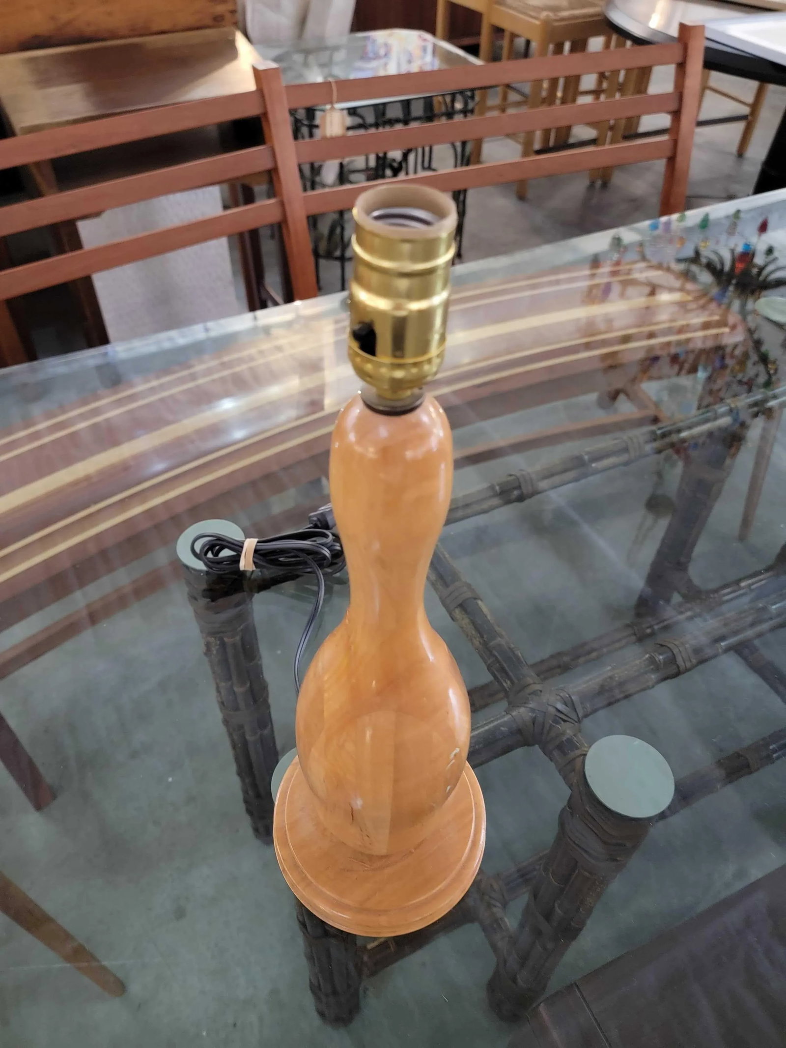 Vintage 1980s Maple Bowling Pin Folk Art Table Lamp - 4