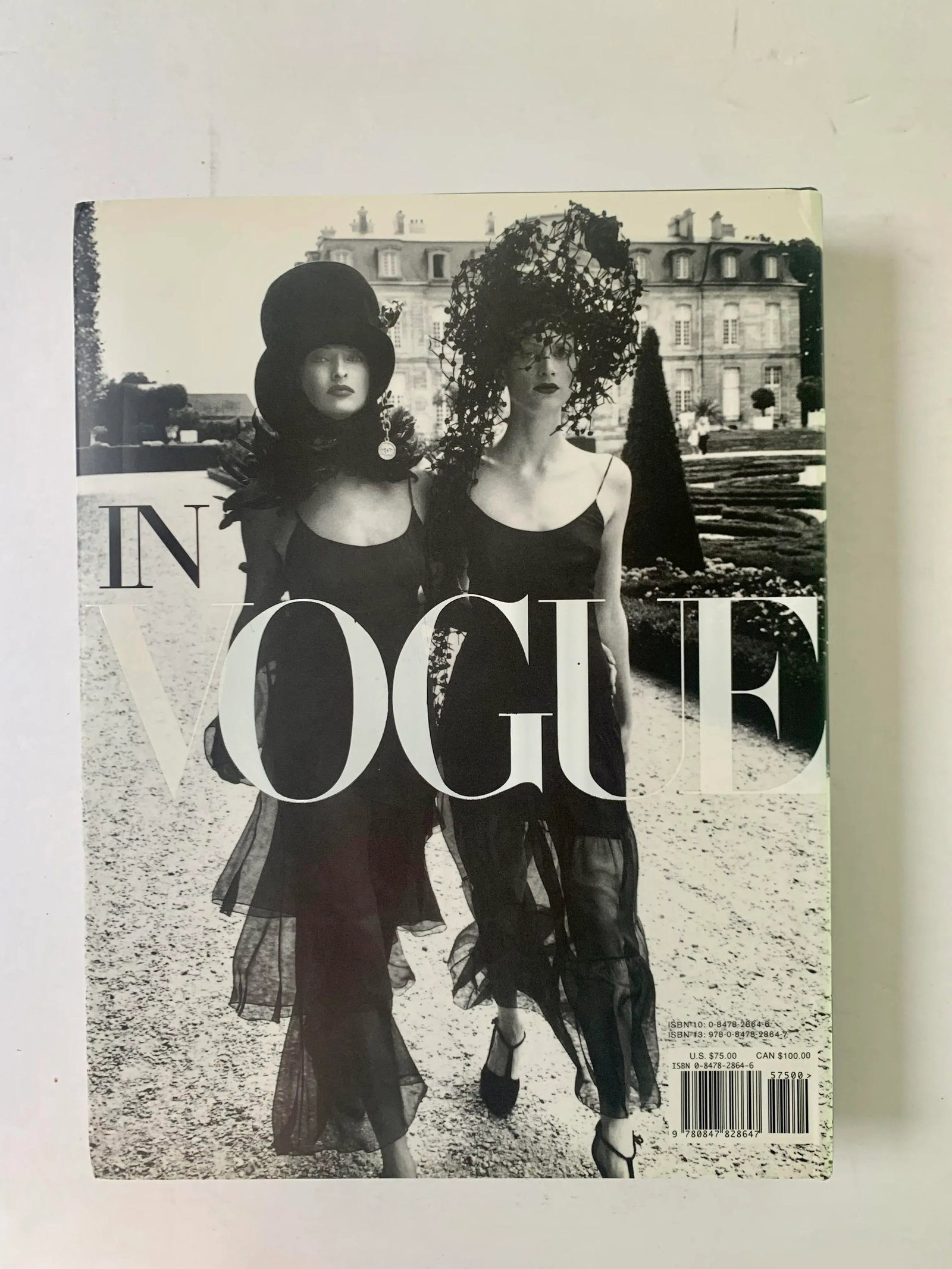2006 In Vogue: An Illustrated History of the World's Most Famous Fashion Magazine Oliva, Alberto; An - 5