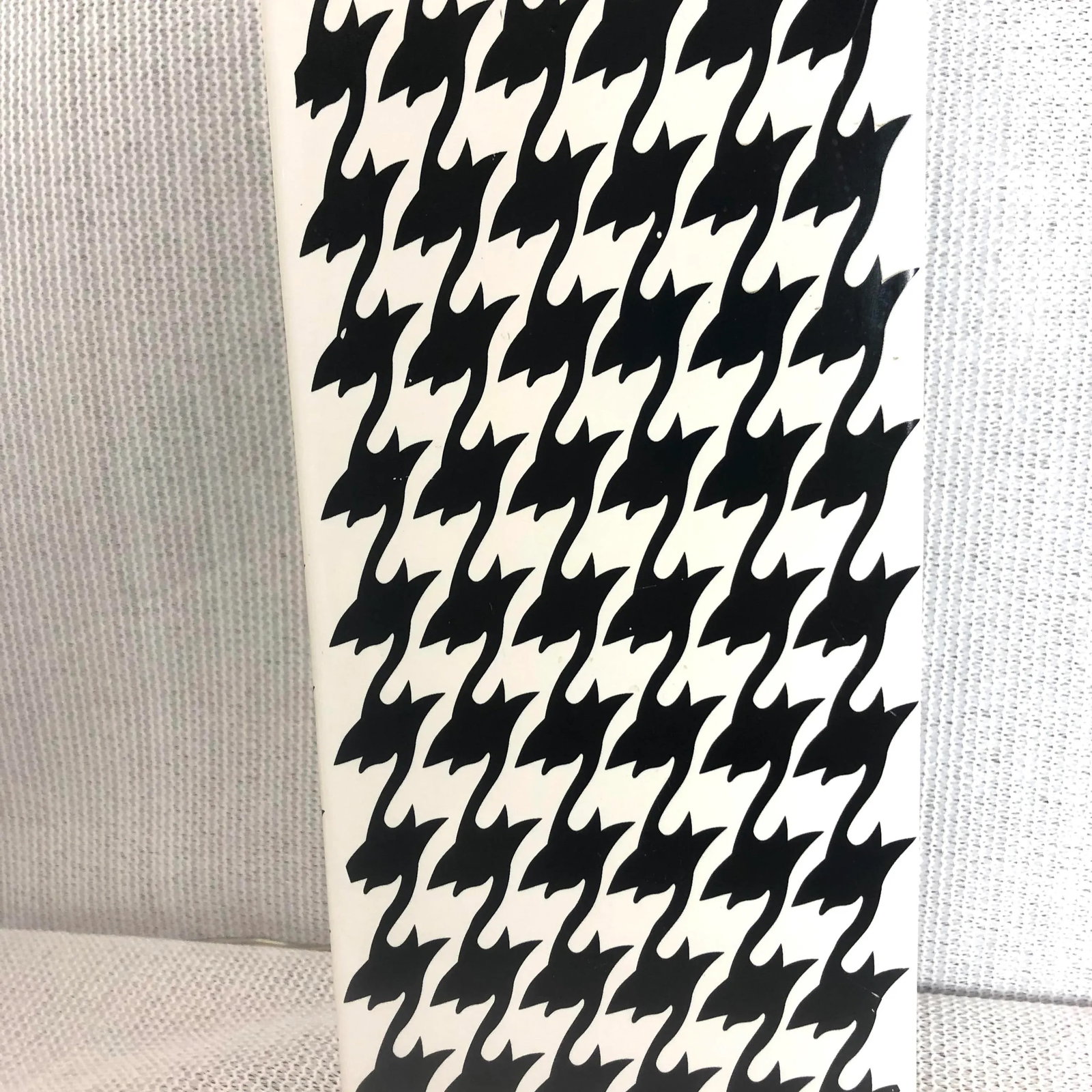 Porcelain Houndstooth Table Lamp - 2