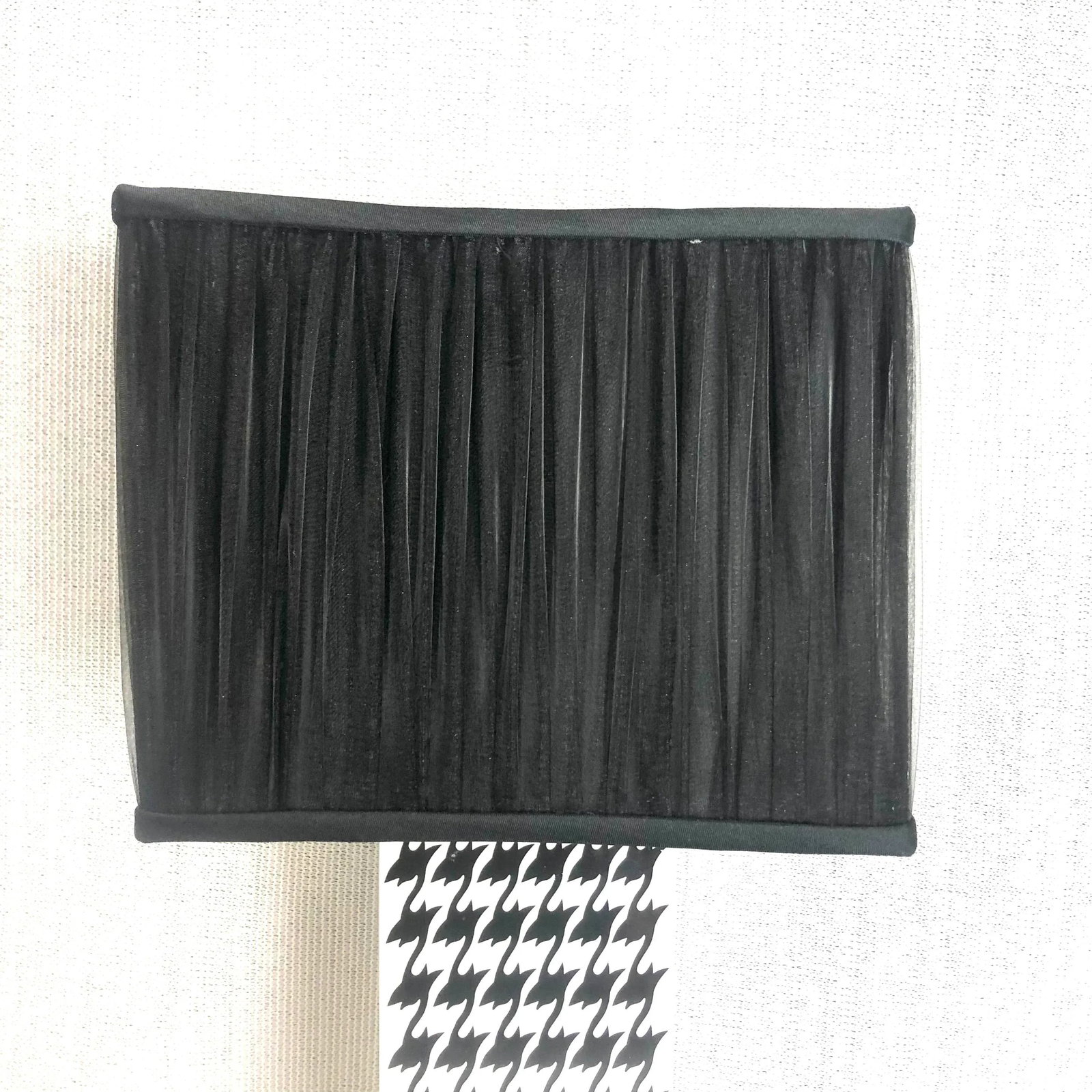 Porcelain Houndstooth Table Lamp - 8