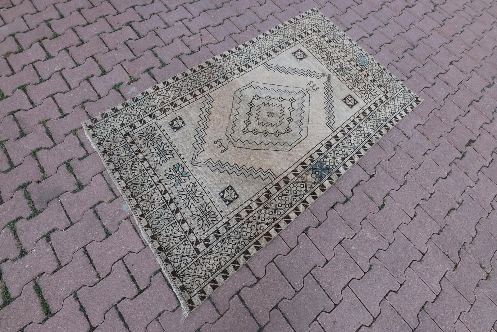 1970s Traditional Antique Turkish Hand Knotted Vintage Oushak Area Rug - 2