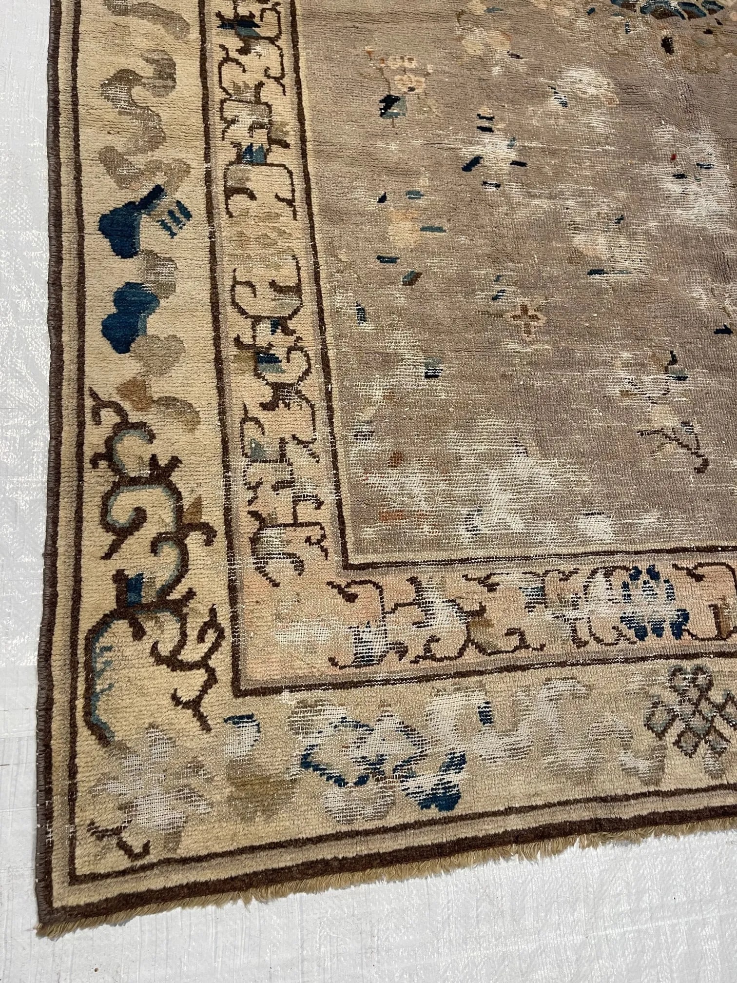 1910s Antique Worn Chinese Rug - 8'6'' X 5'9'' - 6