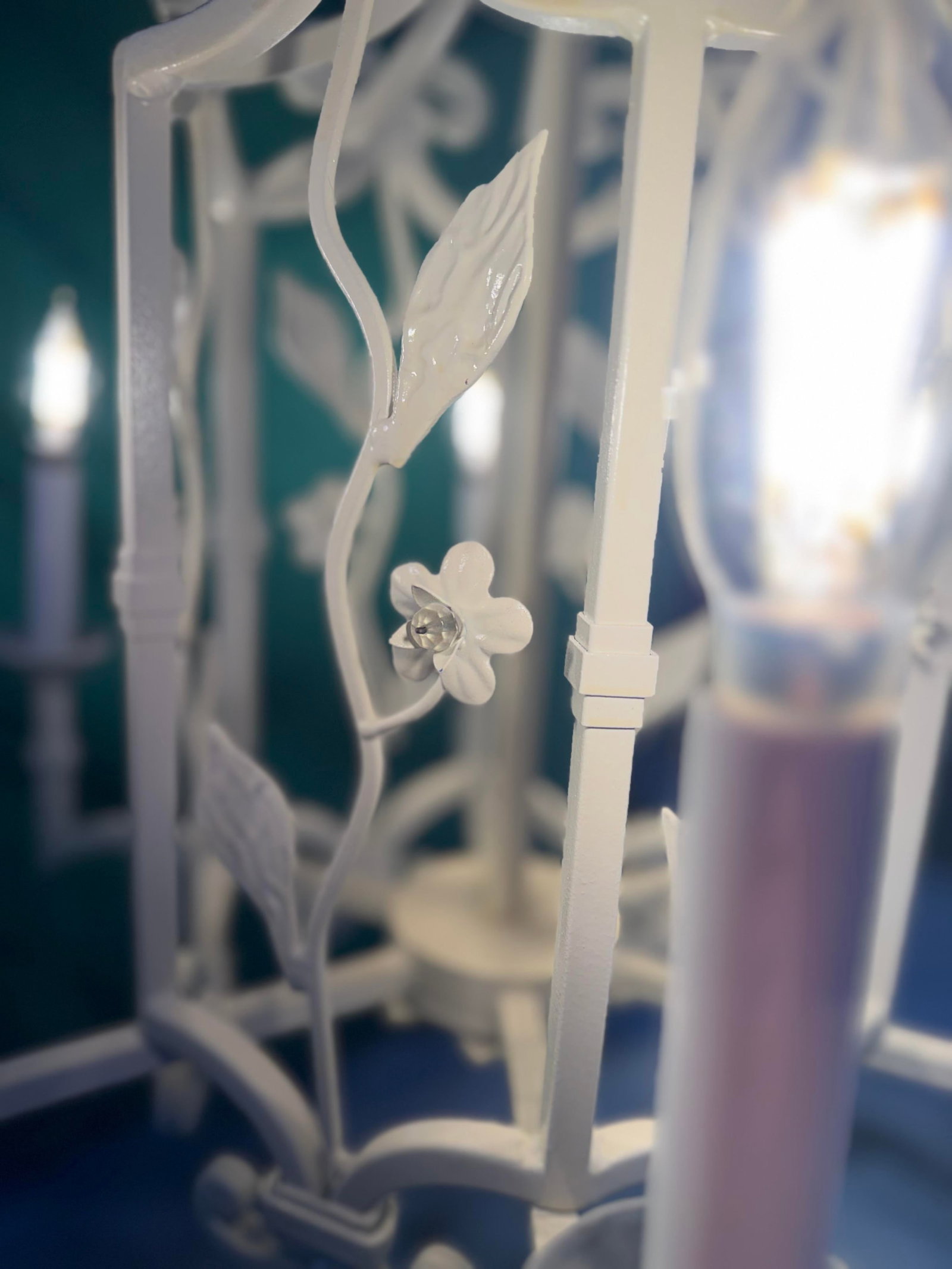 Vintage 6-Light Palm Beach Regency Floral Pagoda-Style Chandelier - 10