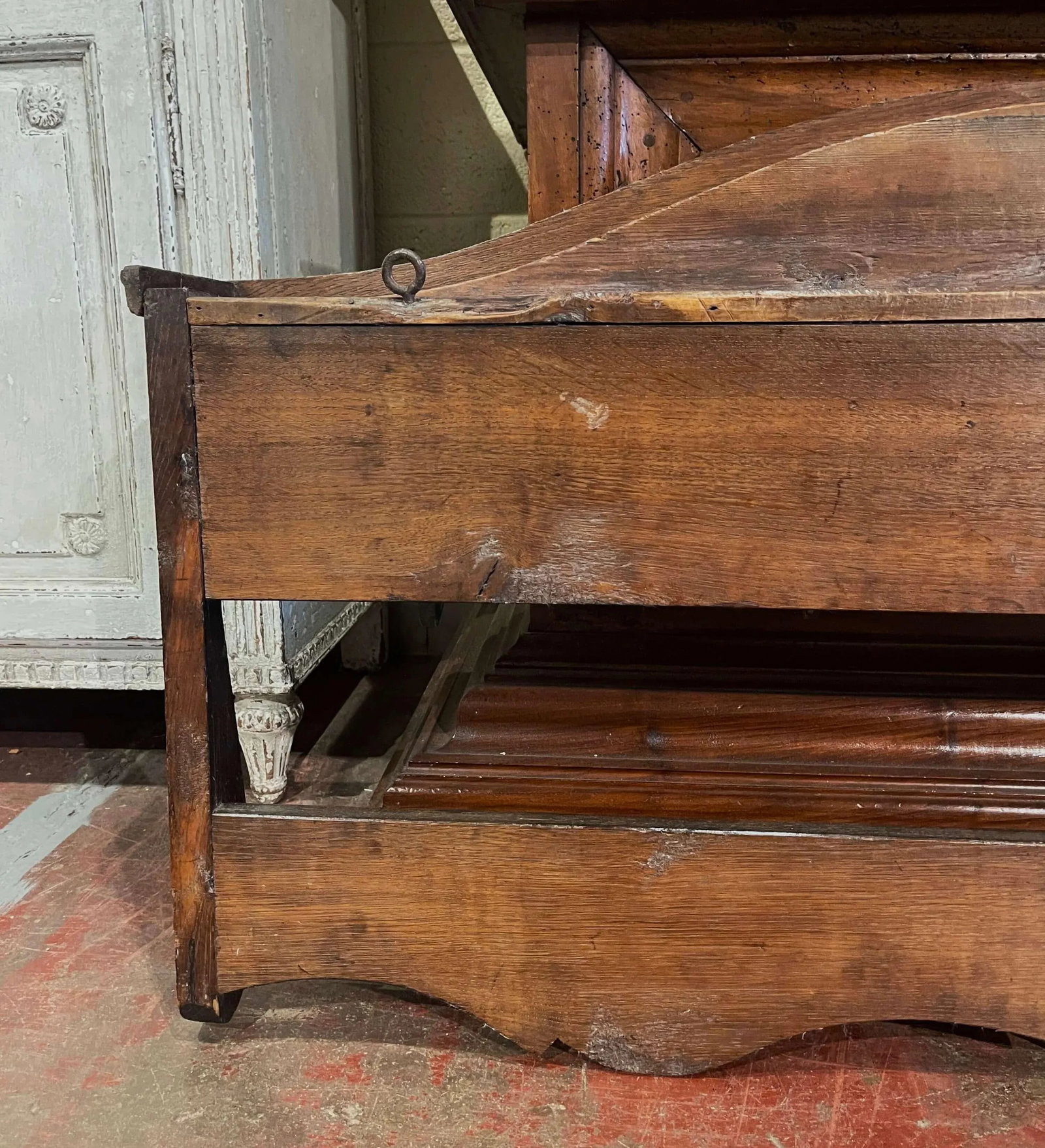 Mid-19th Century French Carved Oak Hanging Shelf With Hooks From Normandy - 10