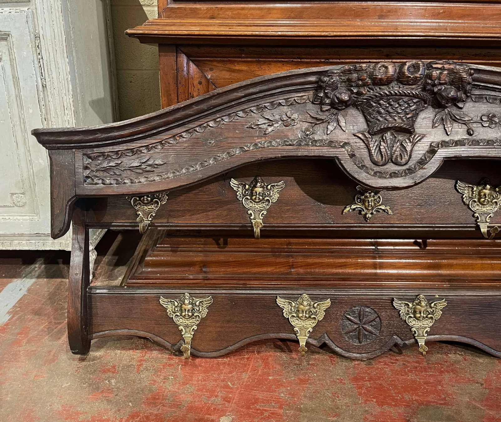 Mid-19th Century French Carved Oak Hanging Shelf With Hooks From Normandy - 3