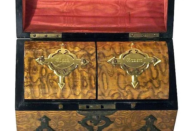 Antique Gothic Burl Wood & Brass Tea Caddy - 3