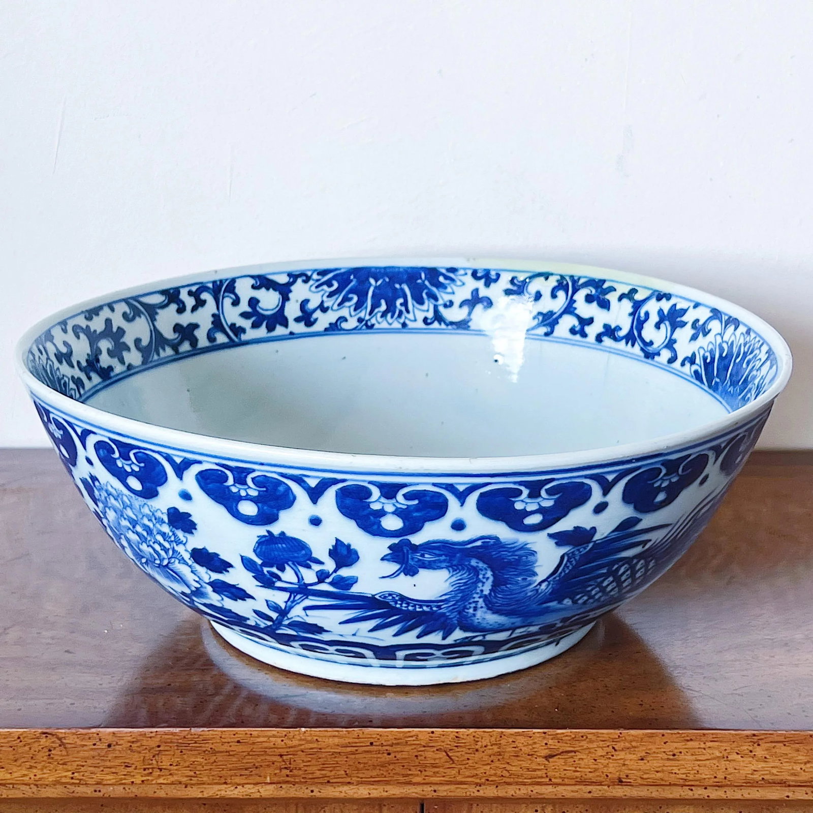 Late 19th Century Chinese Blue and White Porcelain Bowl Depicting Phoenix and Peonies Flowers - 2