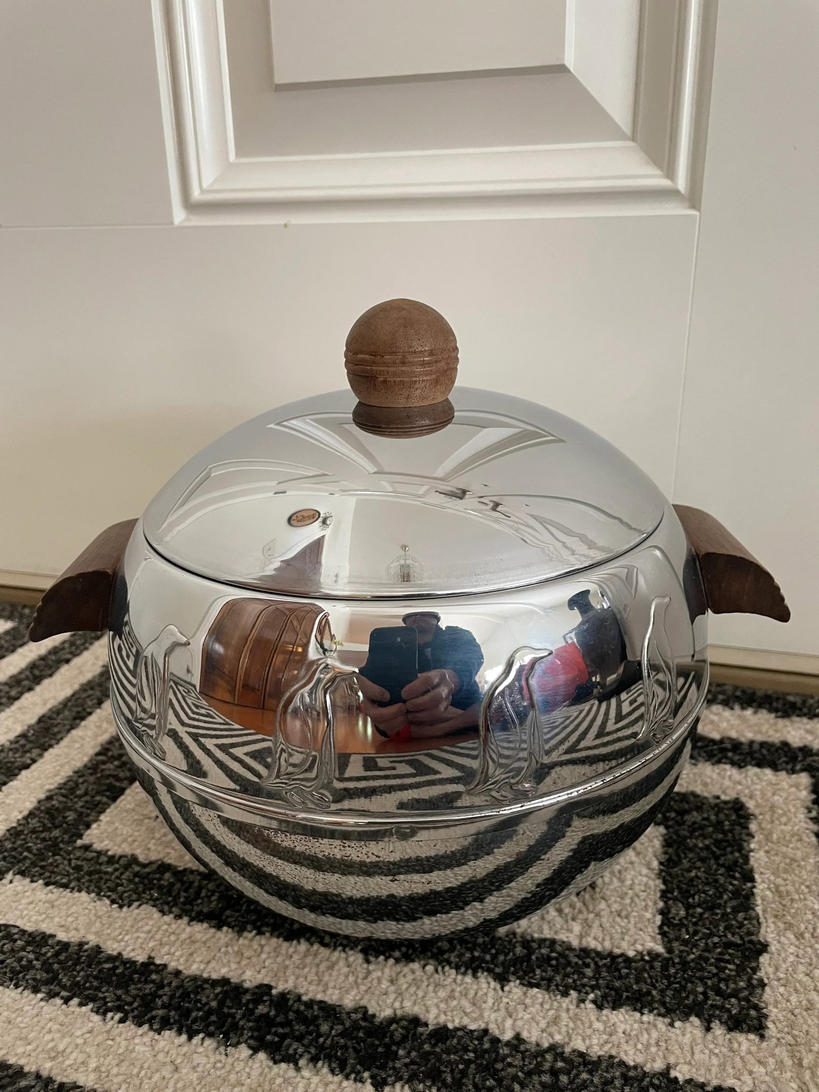 Vintage West Bend Aluminum Co. West Bend Penguin Hot & Cold Server / Ice Bucket - 8