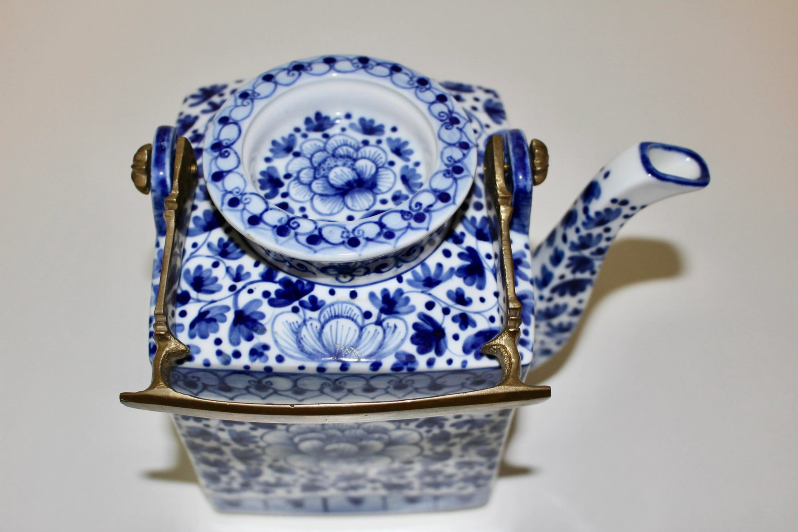 Vintage Blue & White Tea Pot - 5