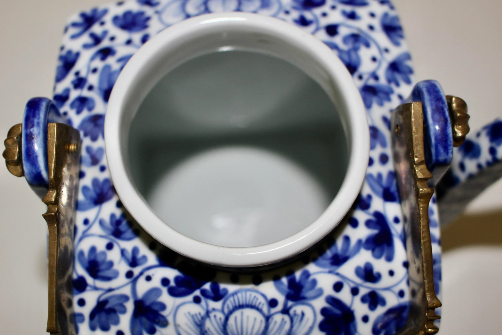Vintage Blue & White Tea Pot - 6