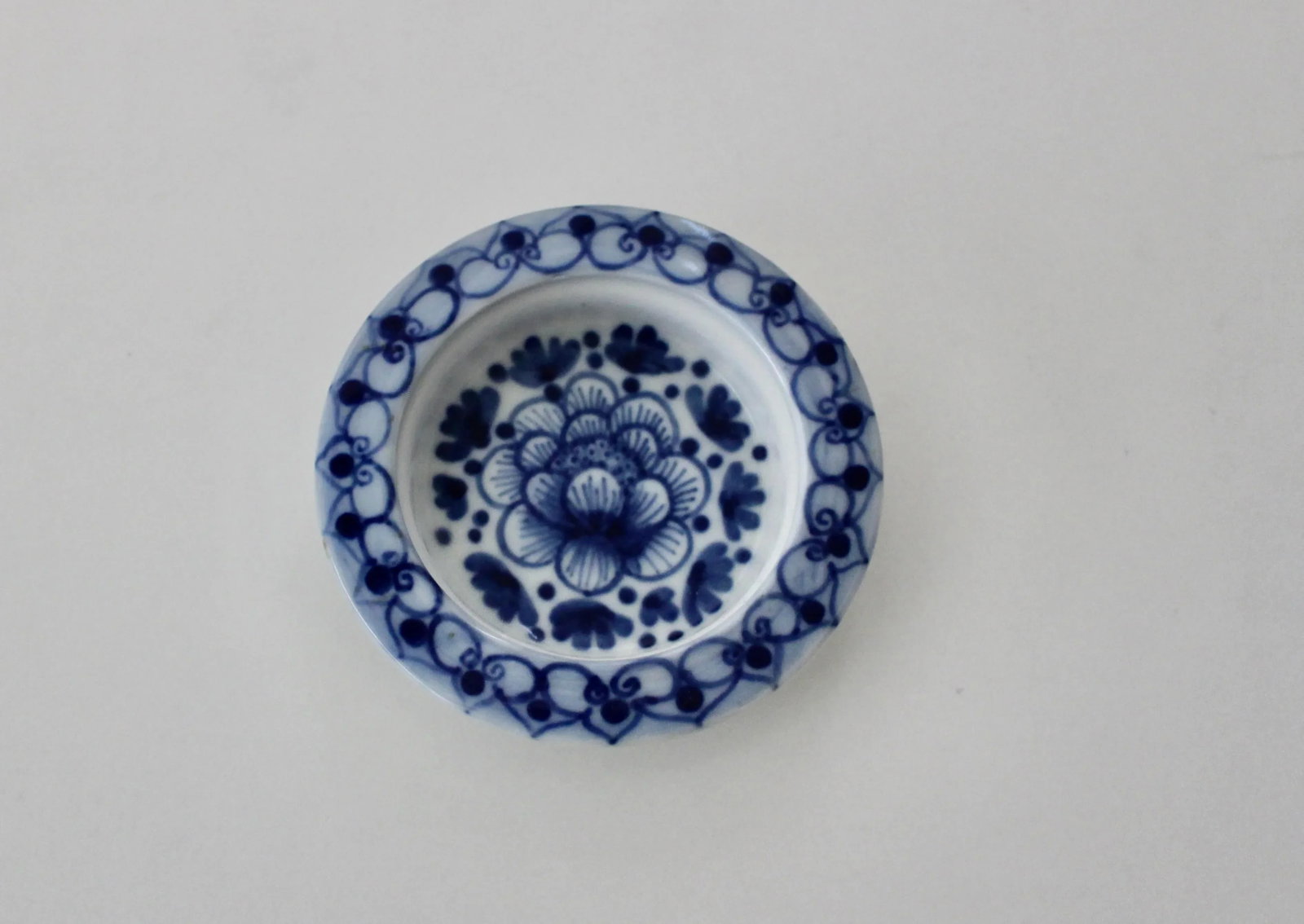 Vintage Blue & White Tea Pot - 7