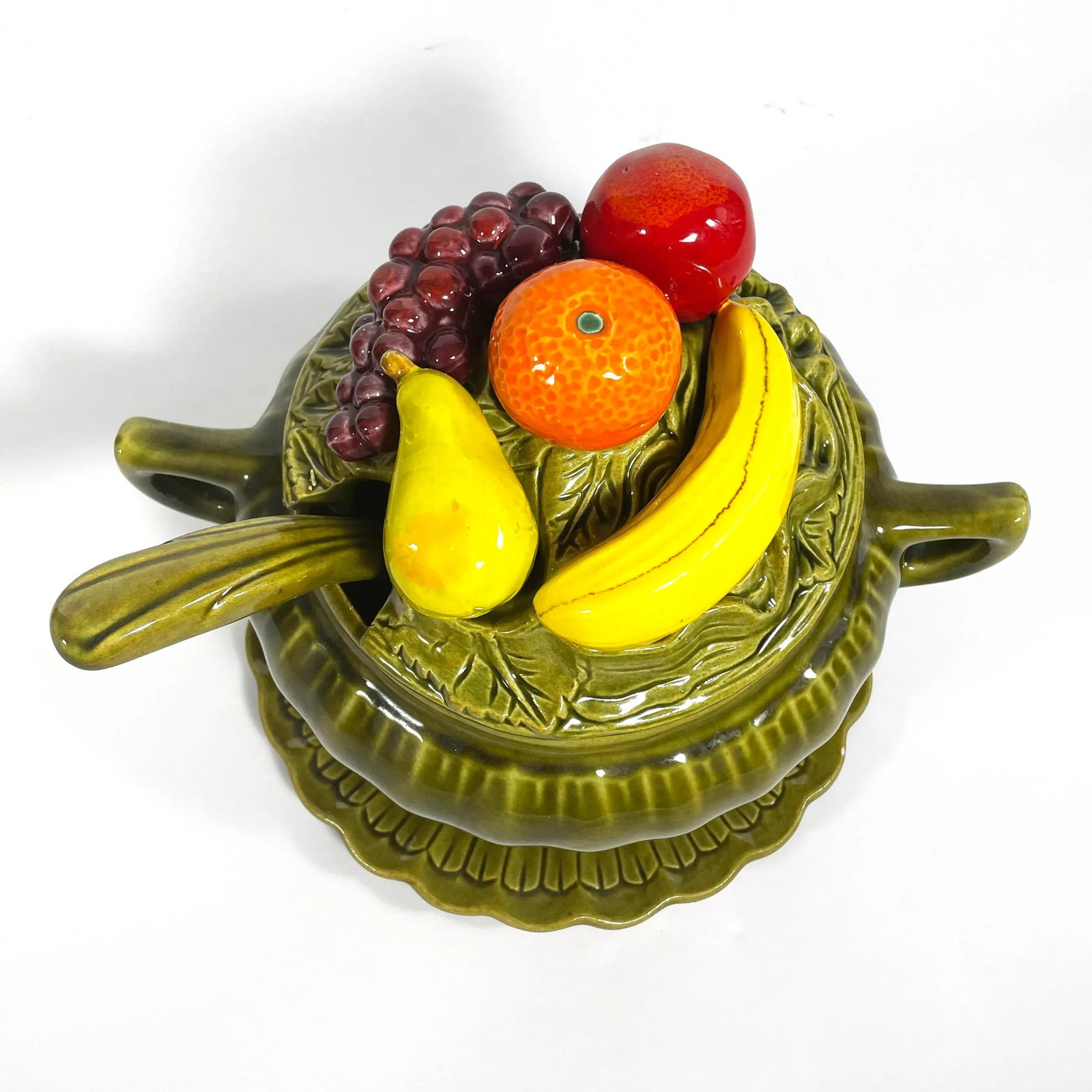 Mid-Century Majolica California Pottery Olive Green Della Robbia Soup Tureen Fruit Trompe L'Oeil - 3