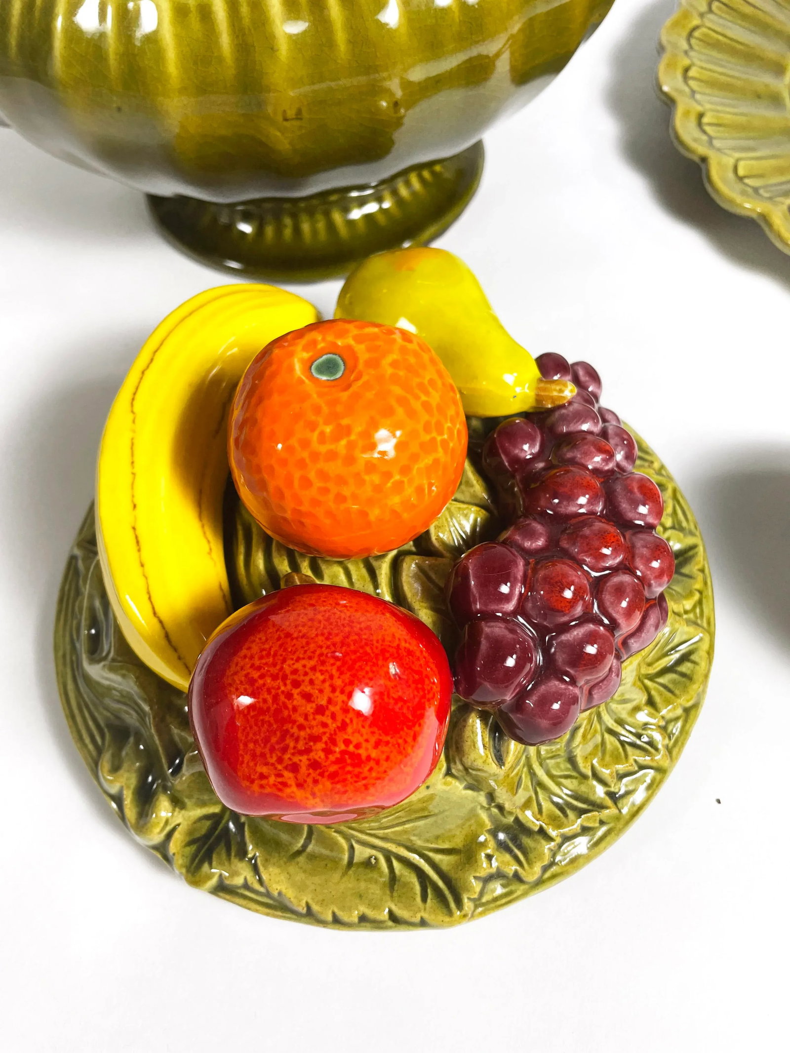Mid-Century Majolica California Pottery Olive Green Della Robbia Soup Tureen Fruit Trompe L'Oeil - 6