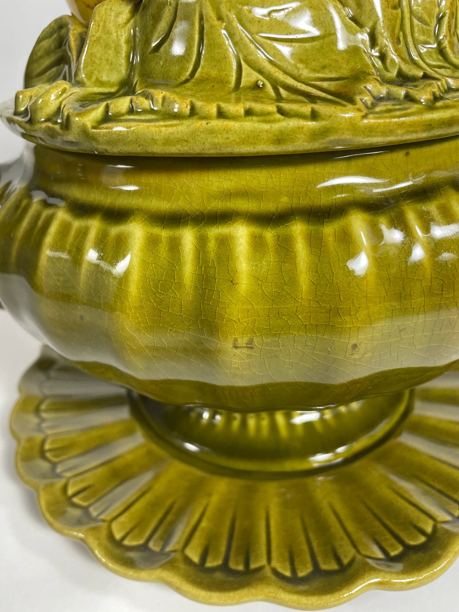 Mid-Century Majolica California Pottery Olive Green Della Robbia Soup Tureen Fruit Trompe L'Oeil - 7