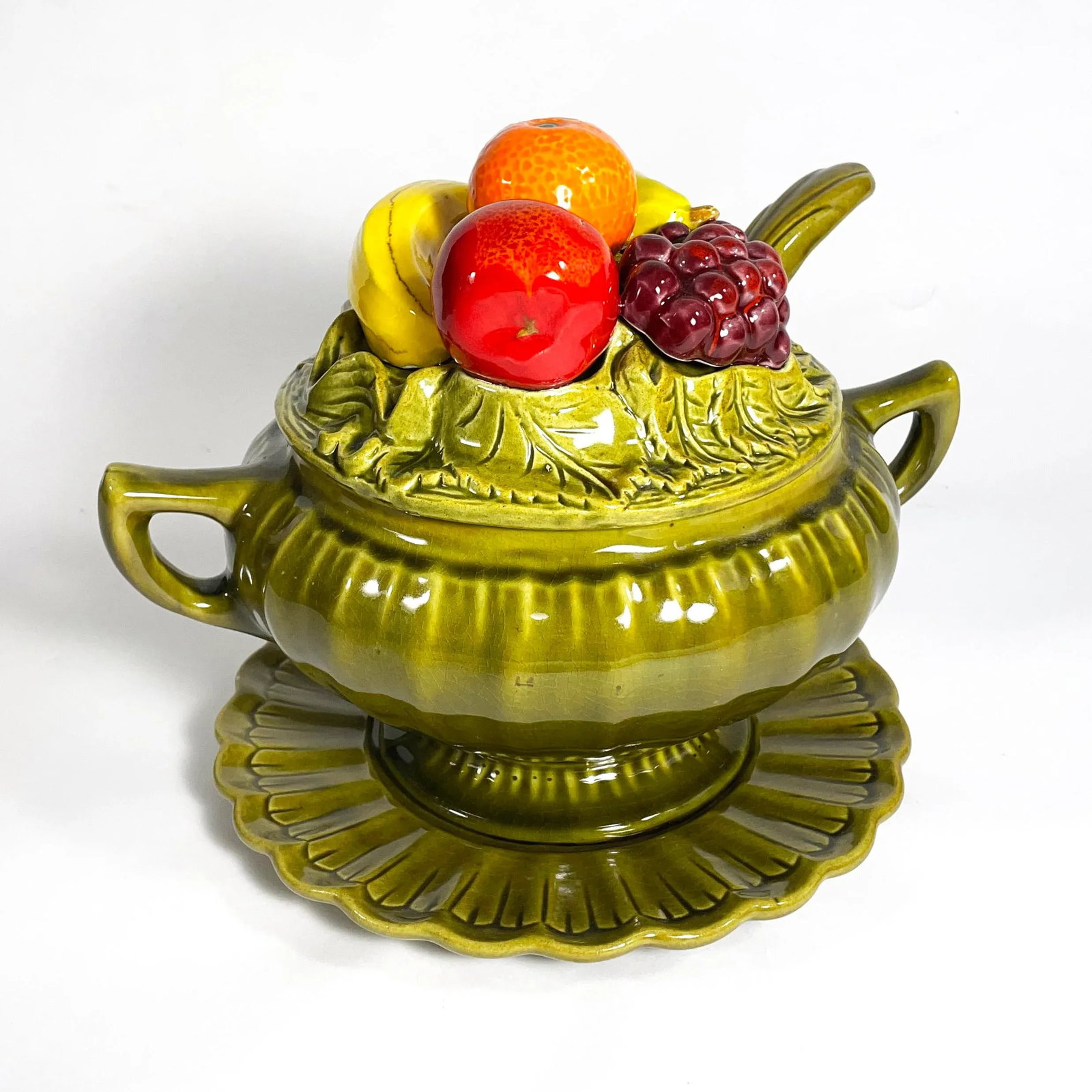 Mid-Century Majolica California Pottery Olive Green Della Robbia Soup Tureen Fruit Trompe L'Oeil - 8