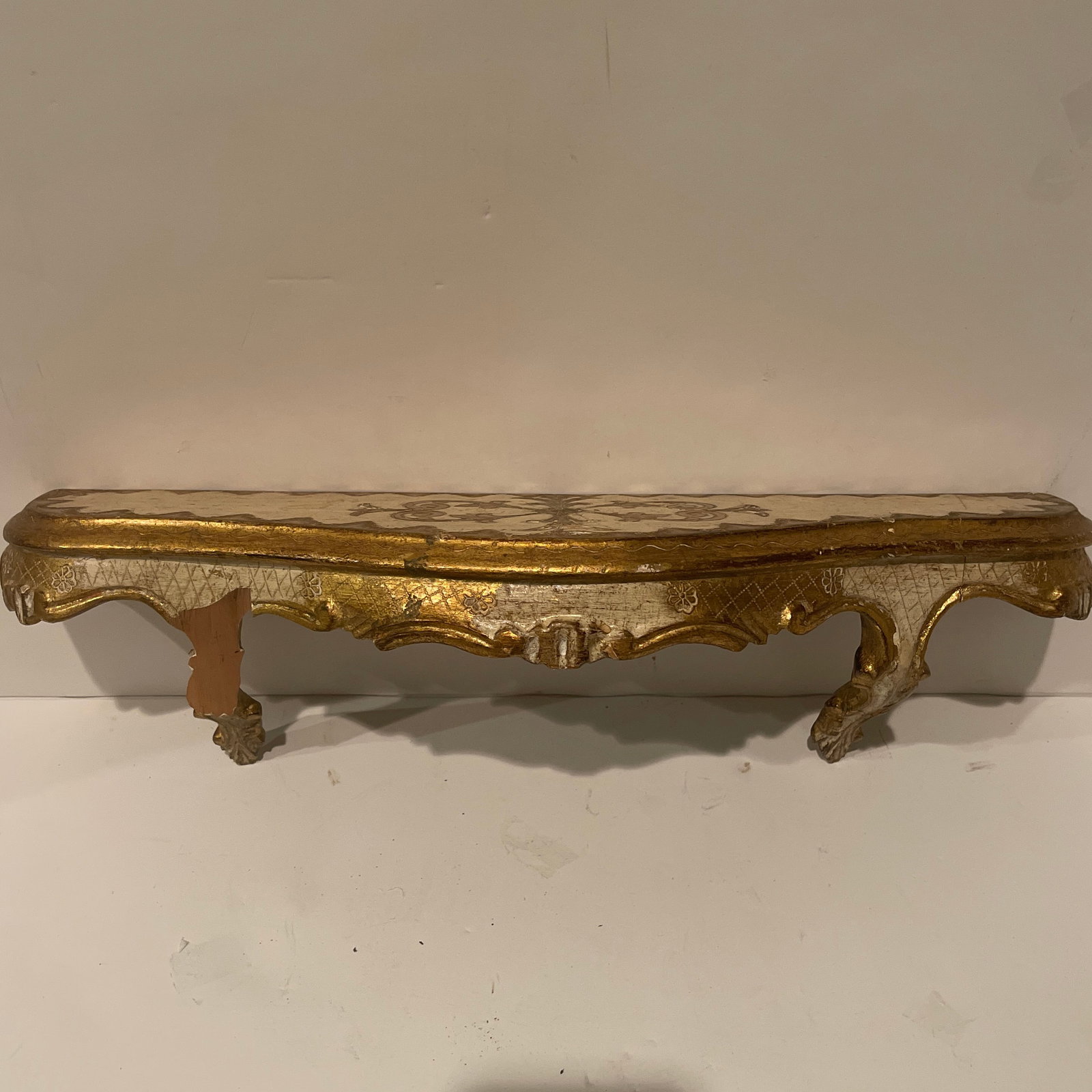 1970s Florentine Decorative Wall Shelf - 10