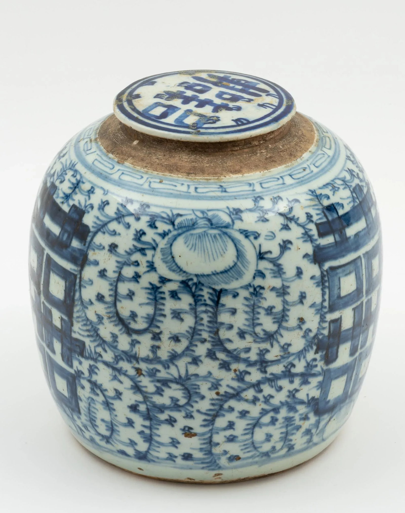 Tongzhi Era, Circa 1870 Having "Double Happiness" Symbol and Foliate Decoration Chinese Blue and Whi - 3