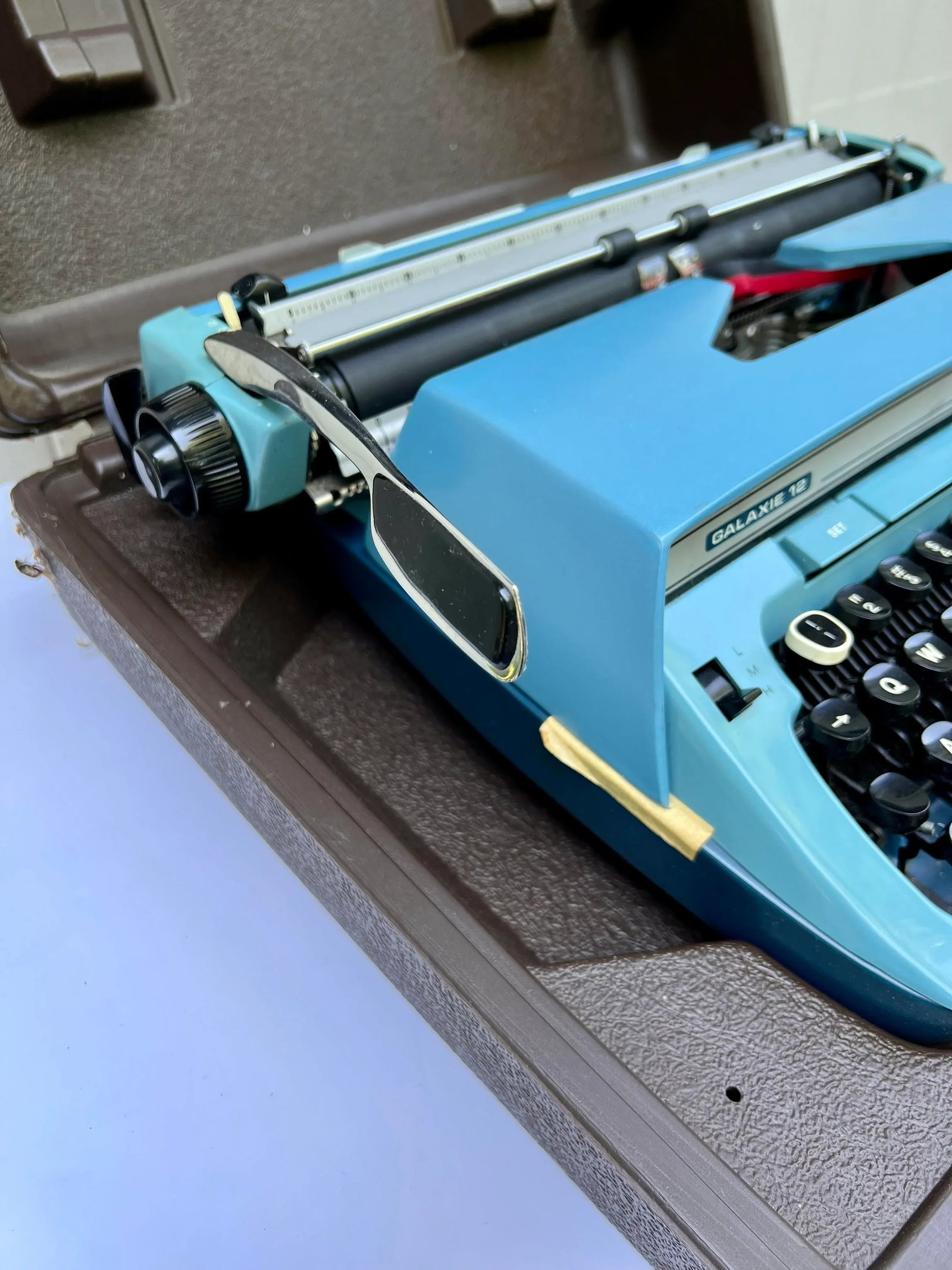 Vintage Smith Corona Galaxie 12 Typewriter - 2
