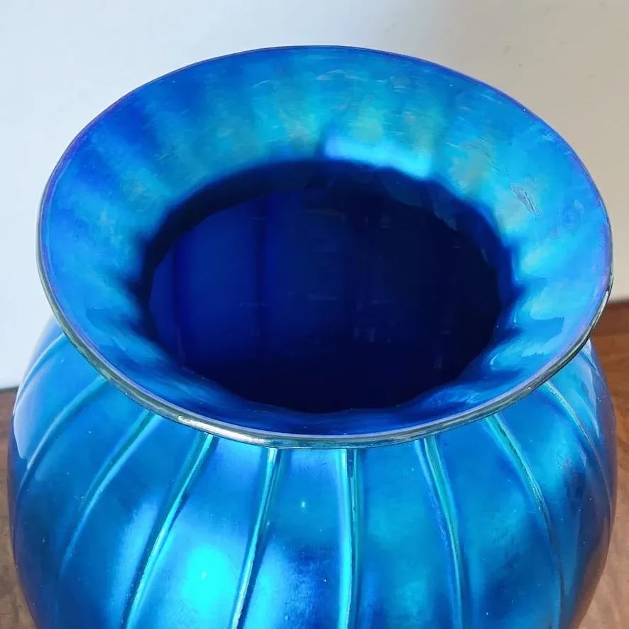 Vintage Large Iridescent Vase in Blue Glass (Signed Lundberg Studios 2000) - 4