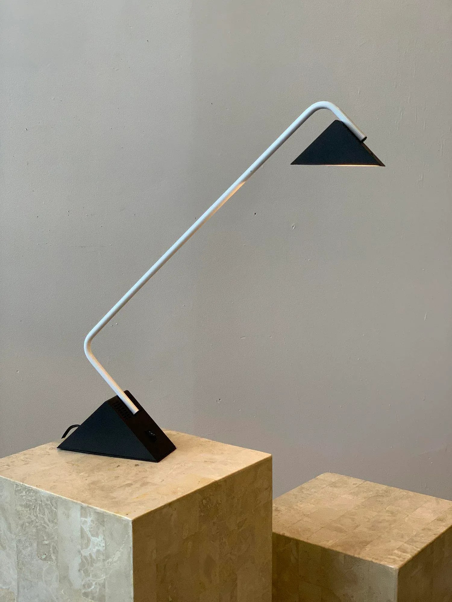 Vintage Postmodern Disegno Italia White Enameled Metal + Molded Plastic Angy Table Lamp, Circa 1970s - 4