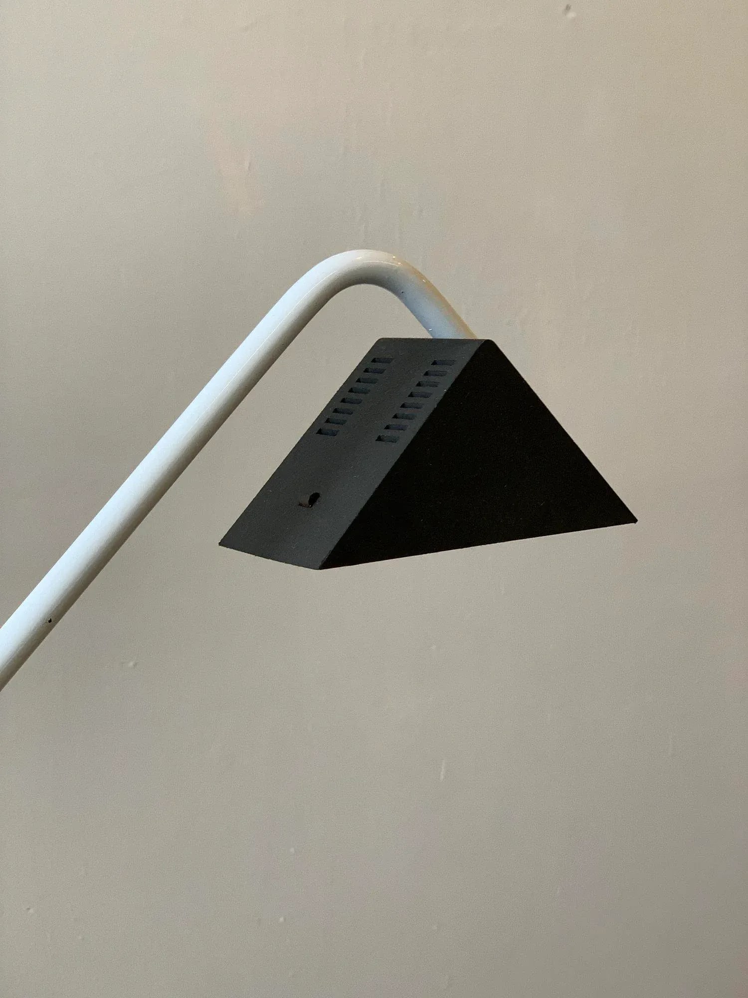 Vintage Postmodern Disegno Italia White Enameled Metal + Molded Plastic Angy Table Lamp, Circa 1970s - 5