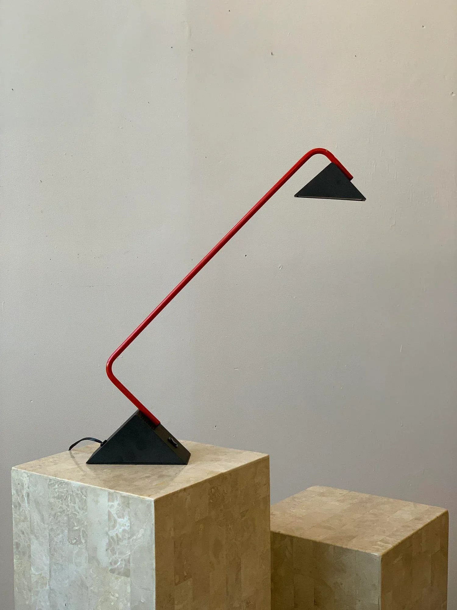 Vintage Postmodern Disegno Italia Red Enameled Metal + Molded Plastic Angy Table Lamp, Circa 1970s - 13