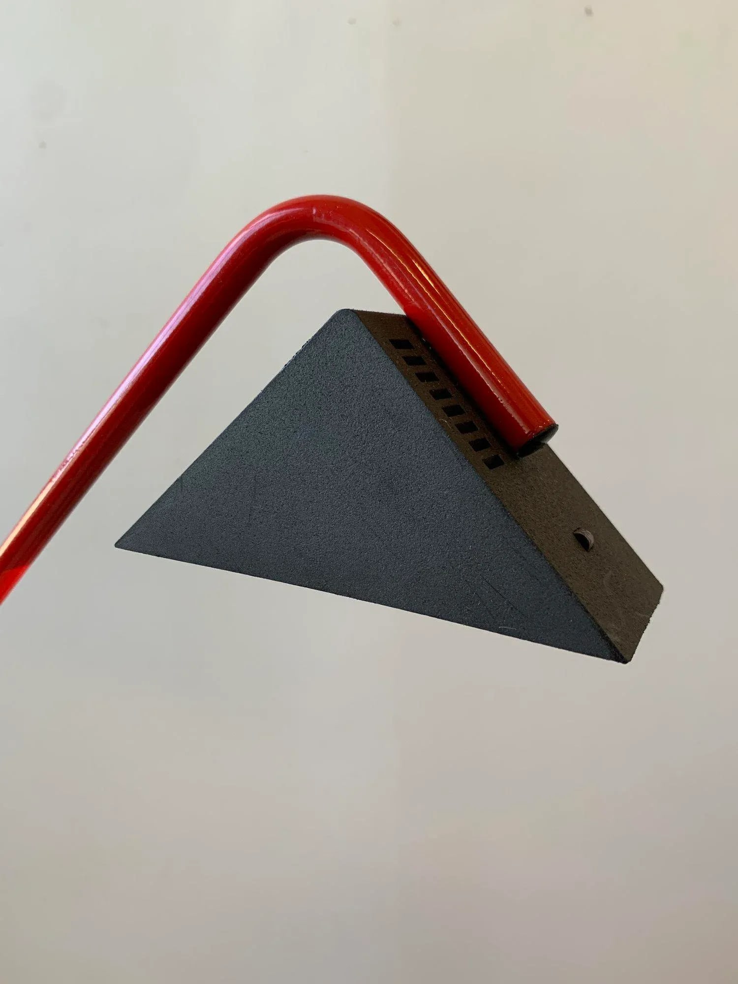 Vintage Postmodern Disegno Italia Red Enameled Metal + Molded Plastic Angy Table Lamp, Circa 1970s - 9
