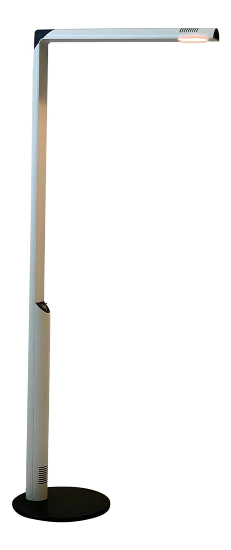 Vintage Enameled Aluminum Gianfranco Frattini "Veronica" Halogen Floor Lamp for Luci Italia, Circa 1: Vintage Rare Enameled Aluminum Gianfranco Frattini "Veronica" Halogen Floor Lamp for Luci Italia, Circa 1970s. White enameled extruded aluminum L-shaped body with a molded triangular black plastic
