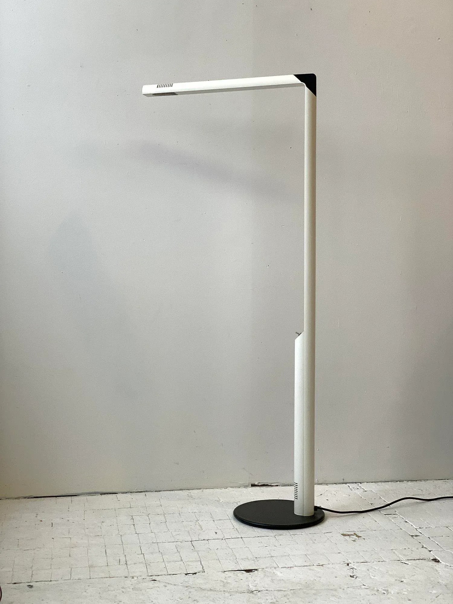 Vintage Enameled Aluminum Gianfranco Frattini "Veronica" Halogen Floor Lamp for Luci Italia, Circa 1 - 2